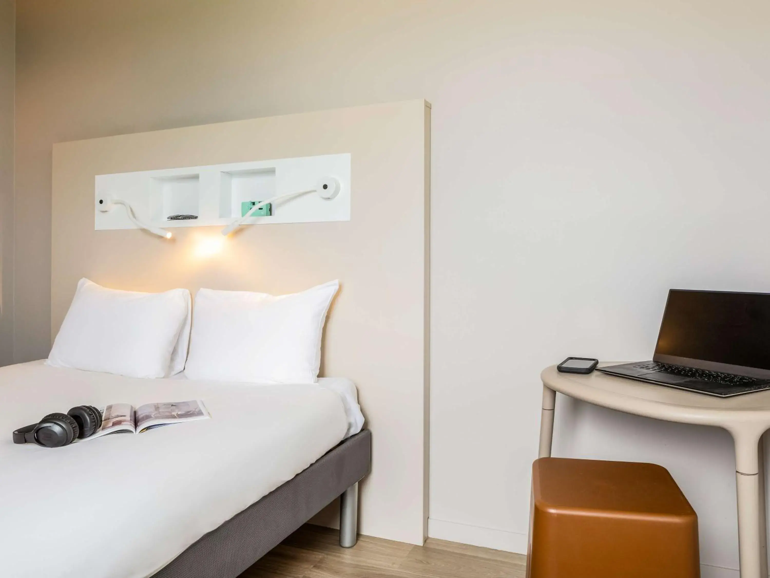 Bedroom, Bed in ibis budget Gonesse Le Bourget Bedroom, Bed in ibis budget Gonesse Le Bourget