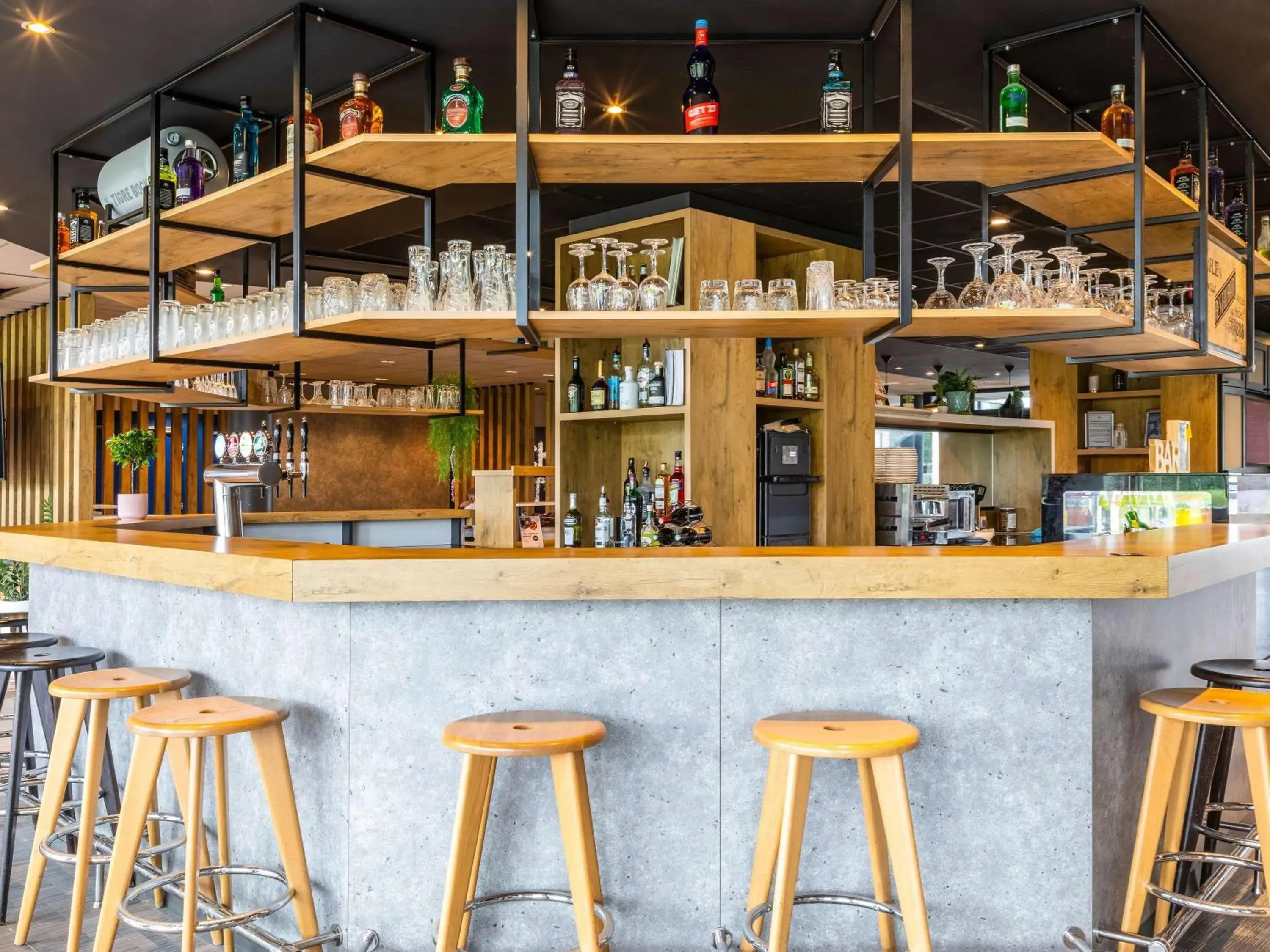 Lounge or bar in ibis Gonesse Le Bourget Lounge or bar in ibis Gonesse Le Bourget