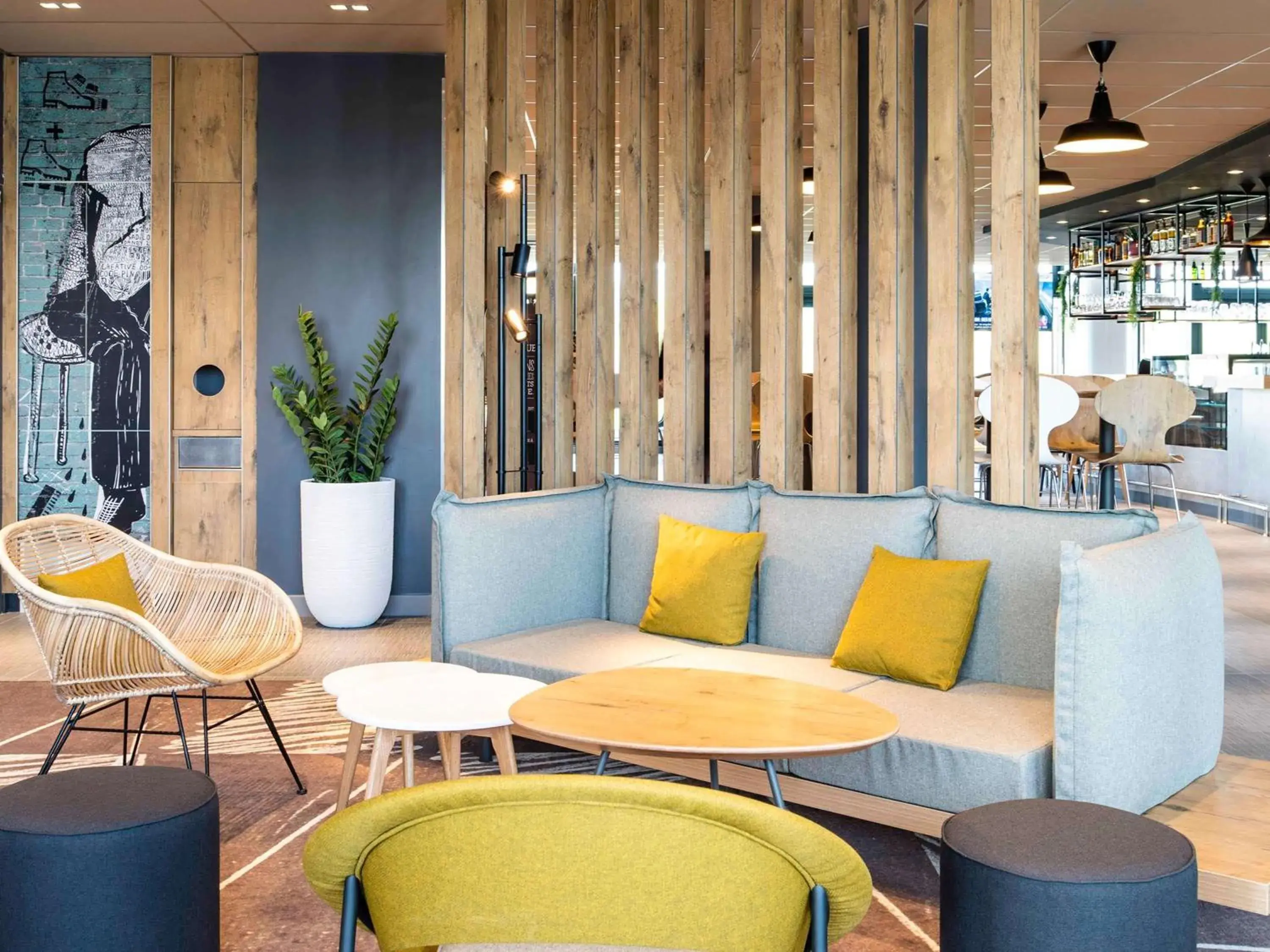 Lounge or bar in ibis Gonesse Le Bourget Lounge or bar in ibis Gonesse Le Bourget