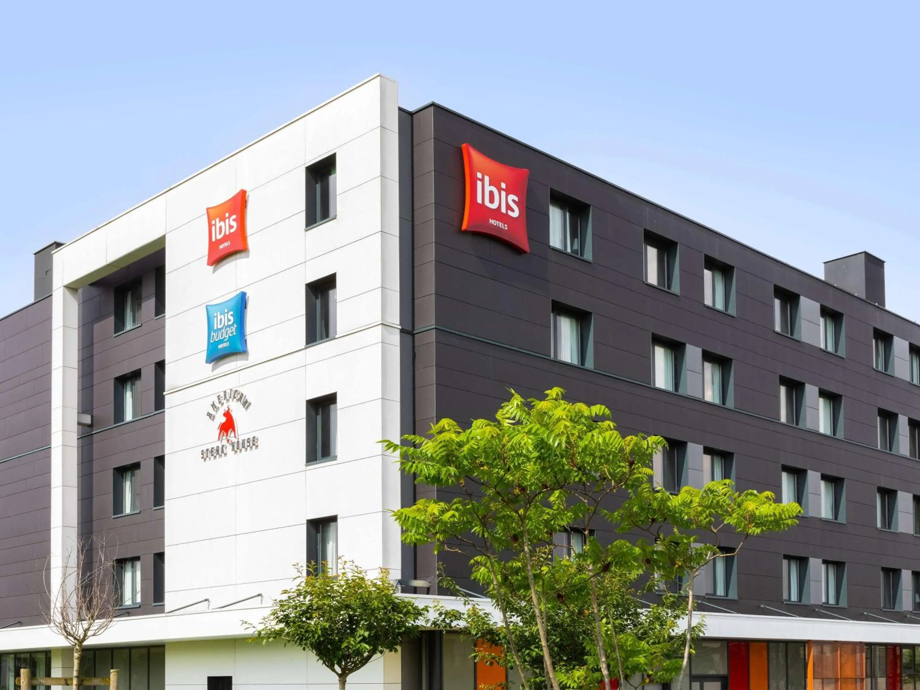 Property building in ibis Gonesse Le Bourget