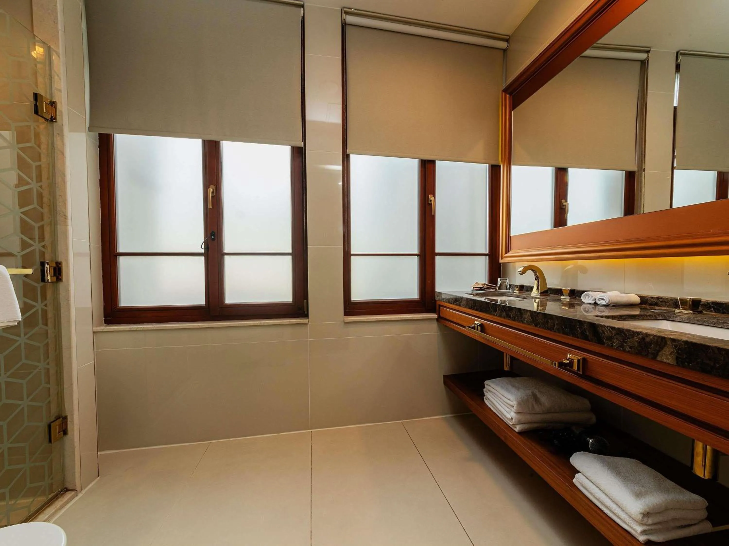 Bedroom in Mercure Istanbul Sirkeci