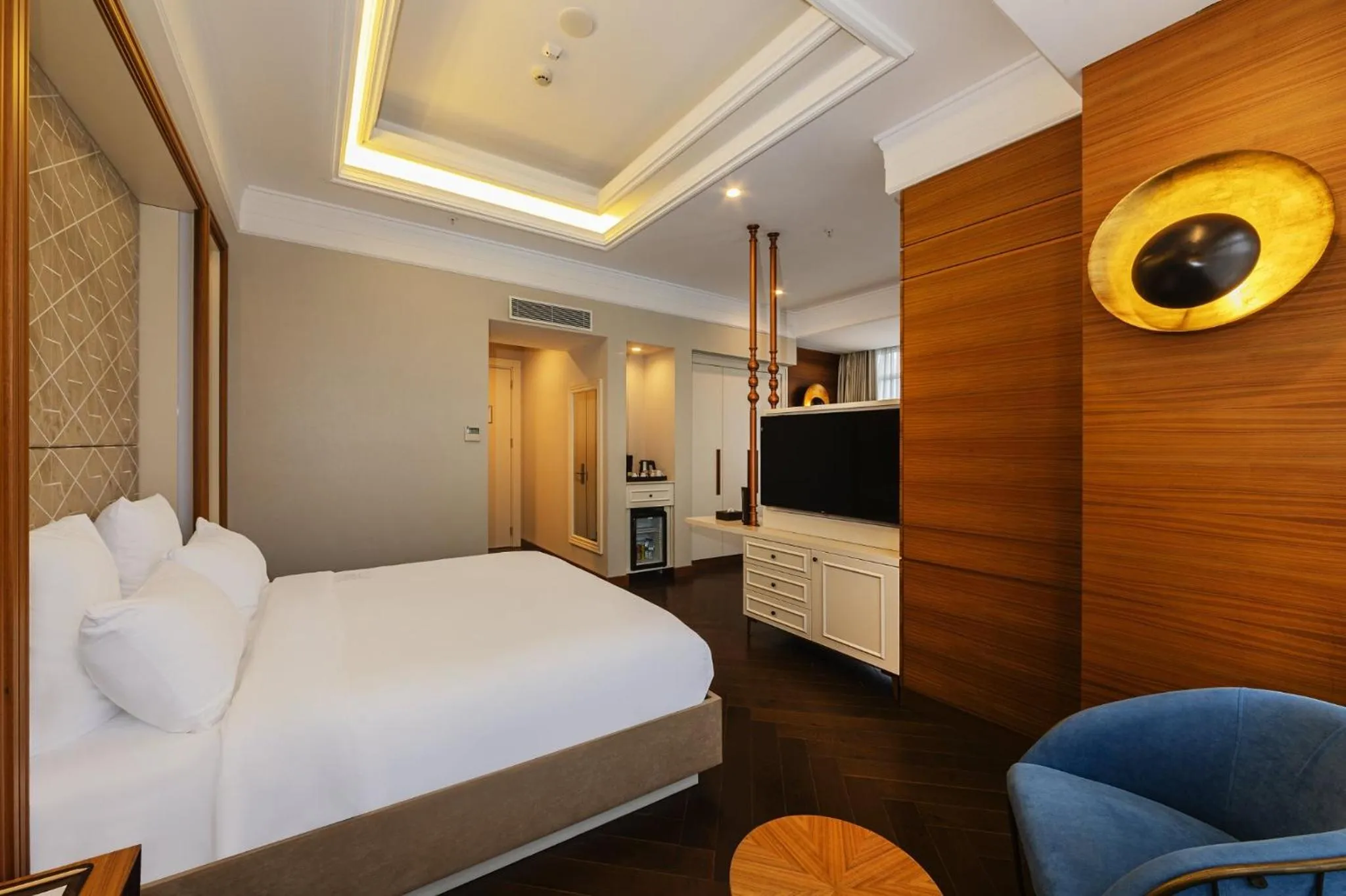 Photo of the whole room in Mercure Istanbul Sirkeci