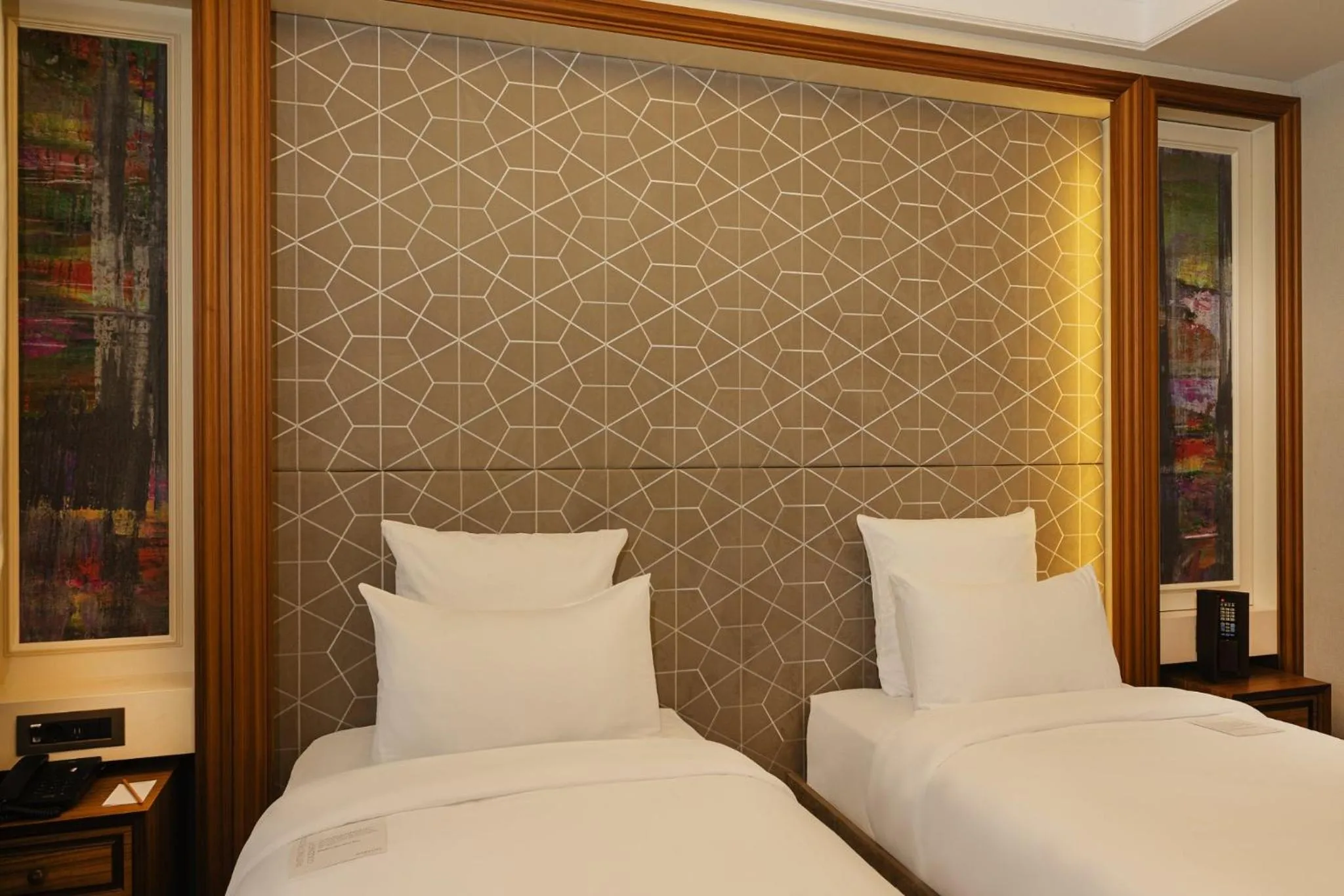 Photo of the whole room, Bed in Mercure Istanbul Sirkeci