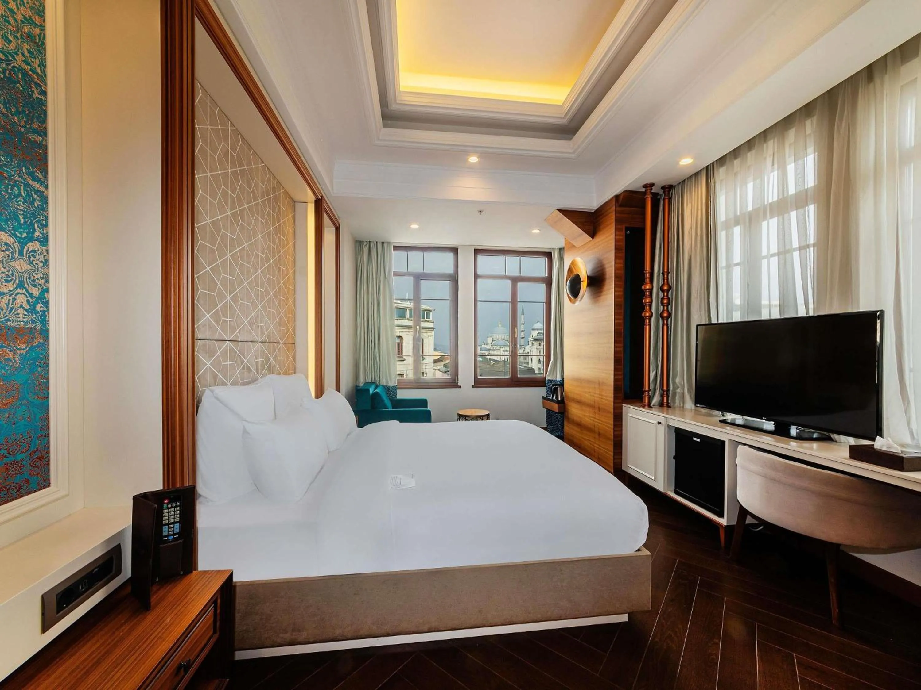 Bedroom, Bed in Mercure Istanbul Sirkeci