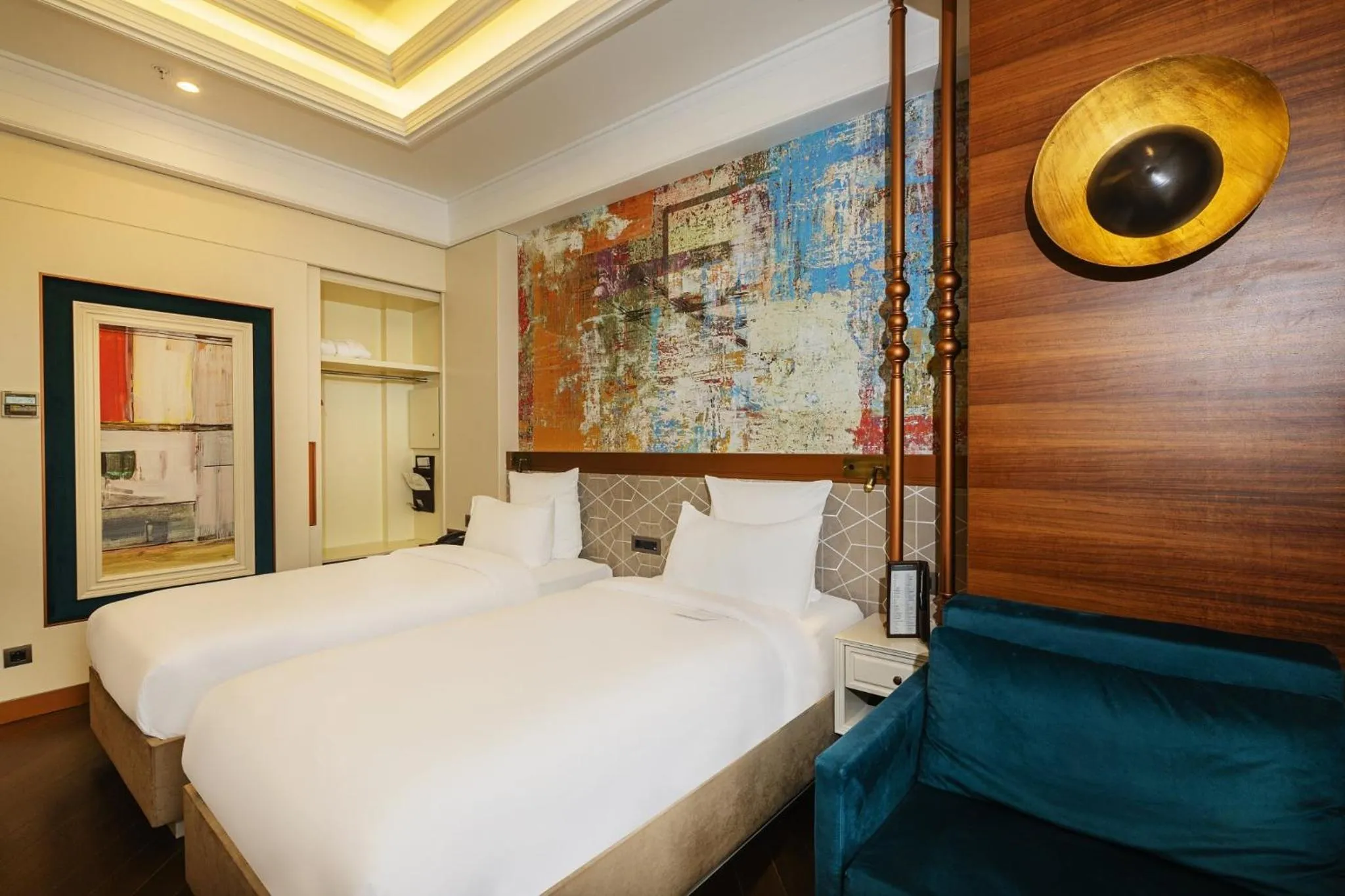 Bed in Mercure Istanbul Sirkeci