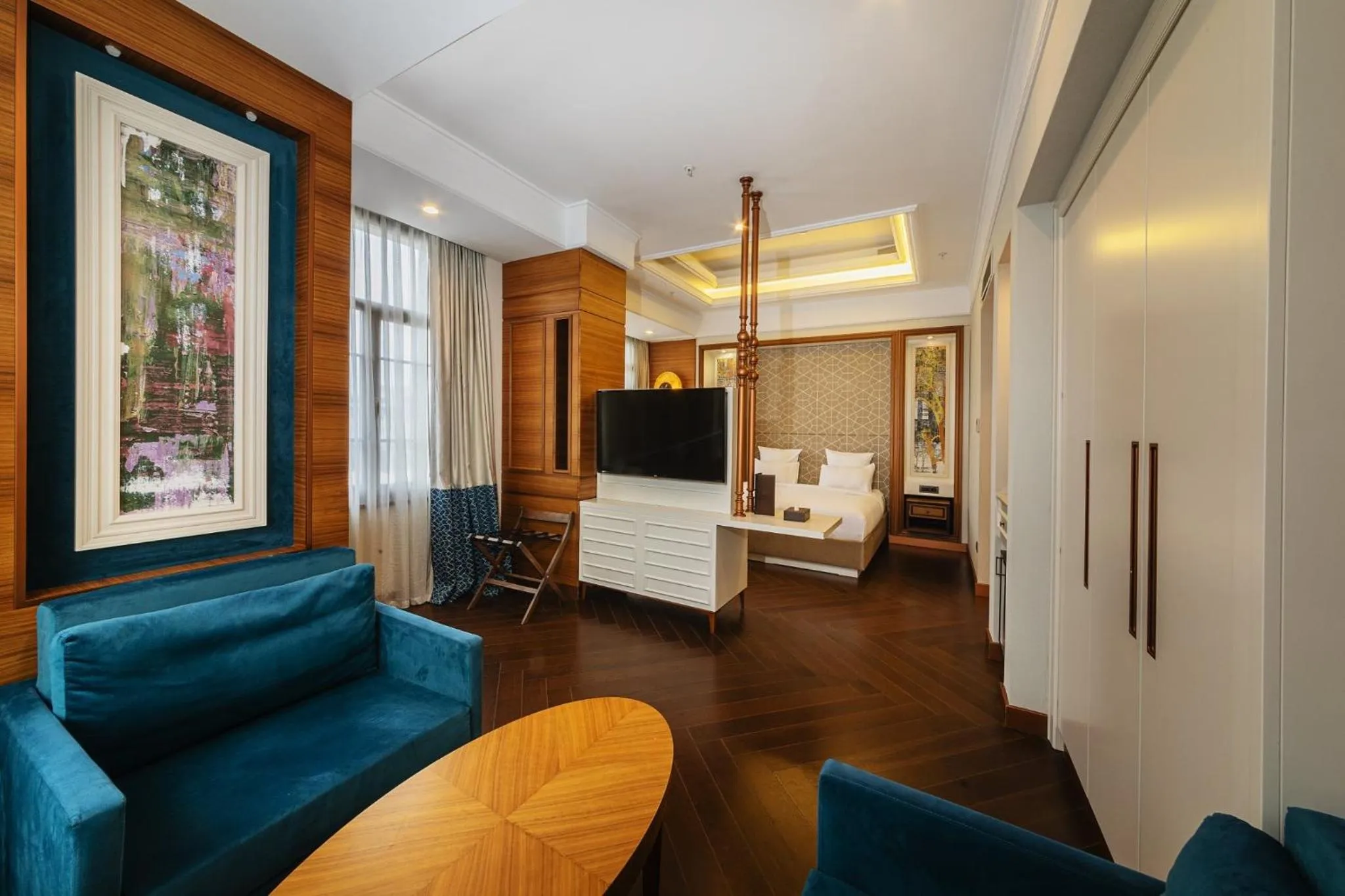 Photo of the whole room in Mercure Istanbul Sirkeci