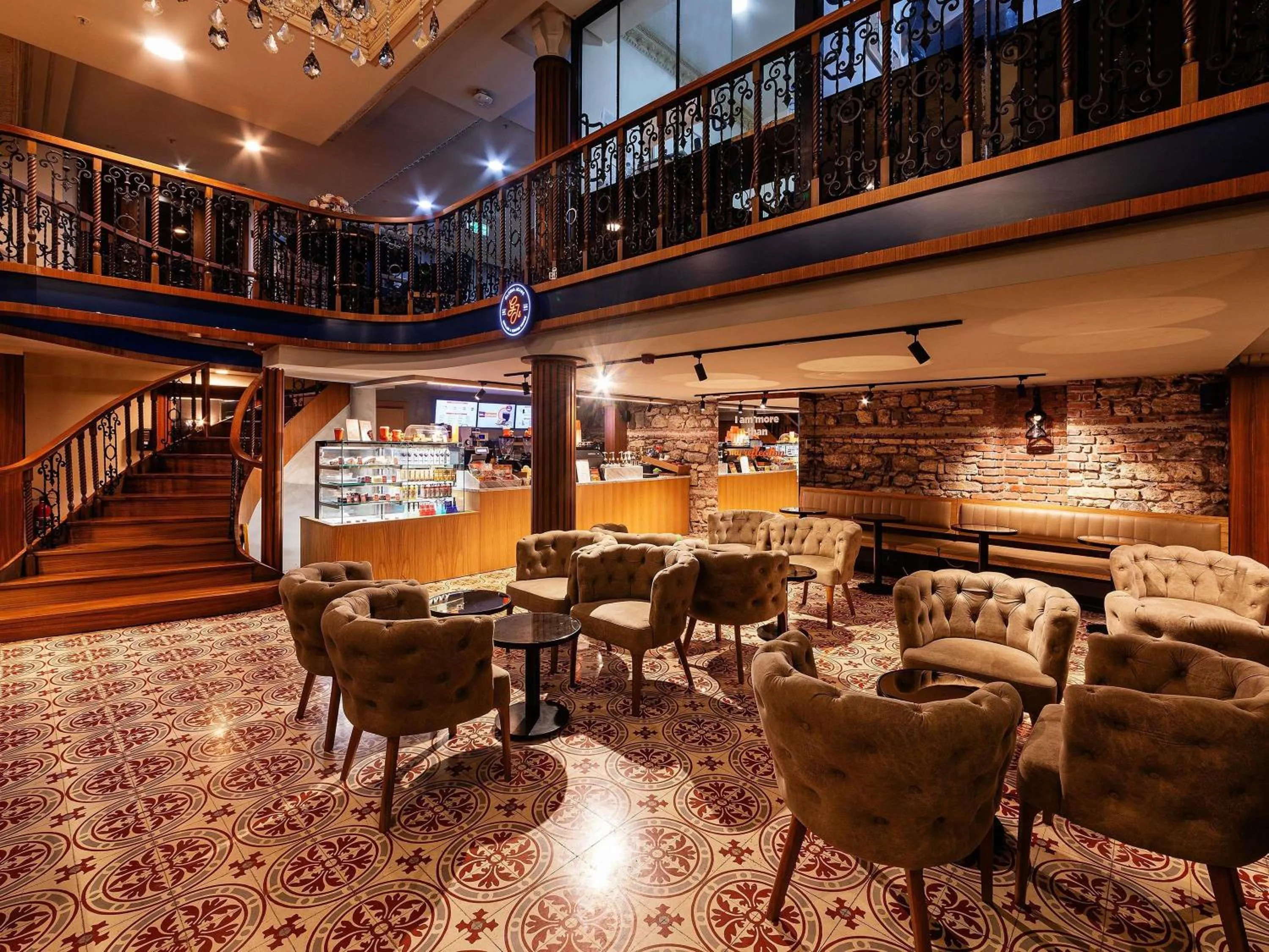 Lounge or bar in Mercure Istanbul Sirkeci