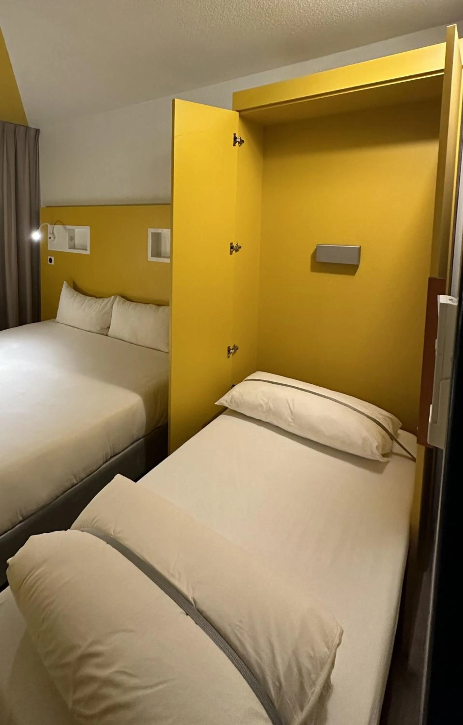 Bed in ibis budget Cahors