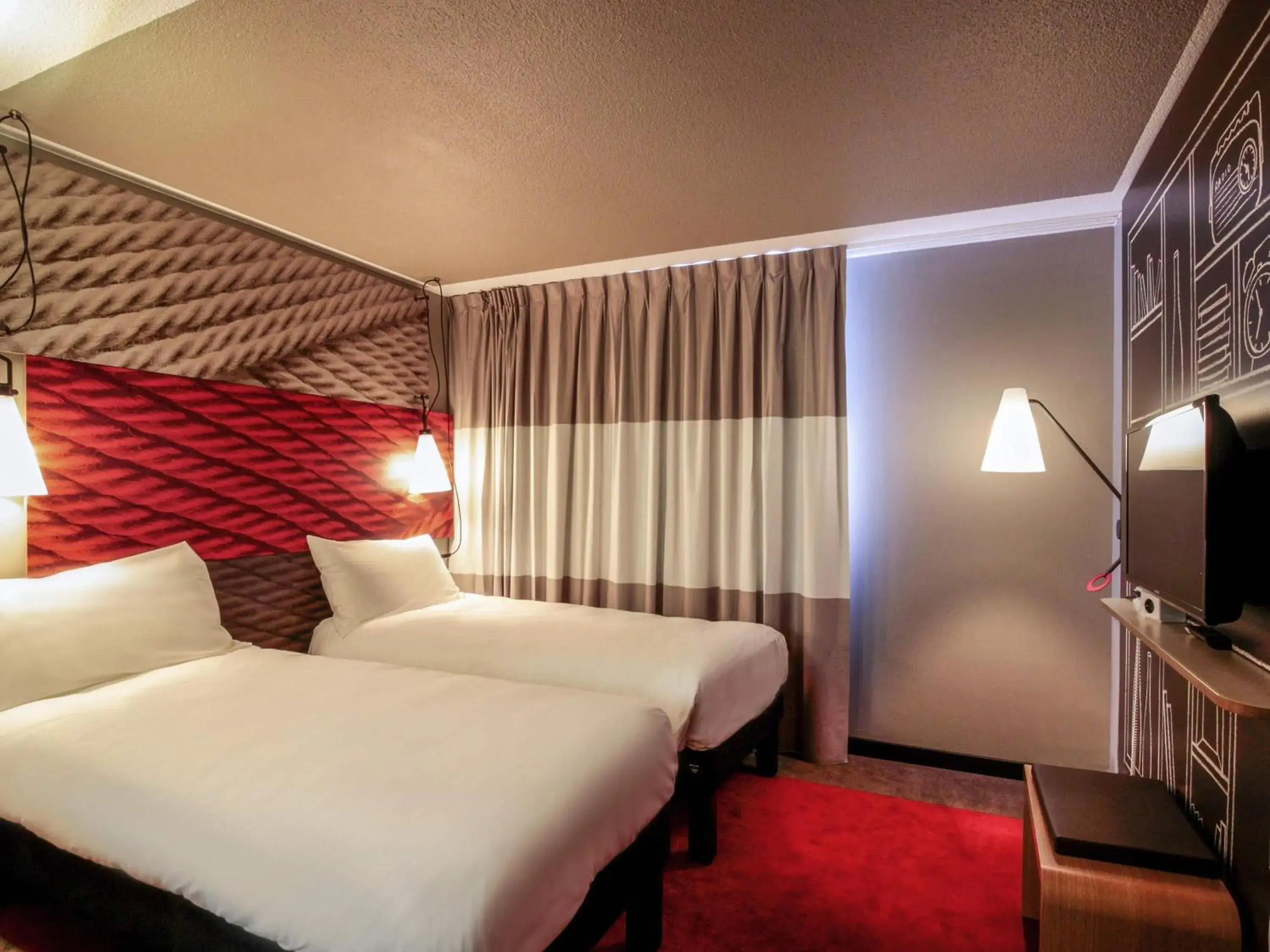 Bedroom, Bed in ibis Cahors Bedroom, Bed in ibis Cahors