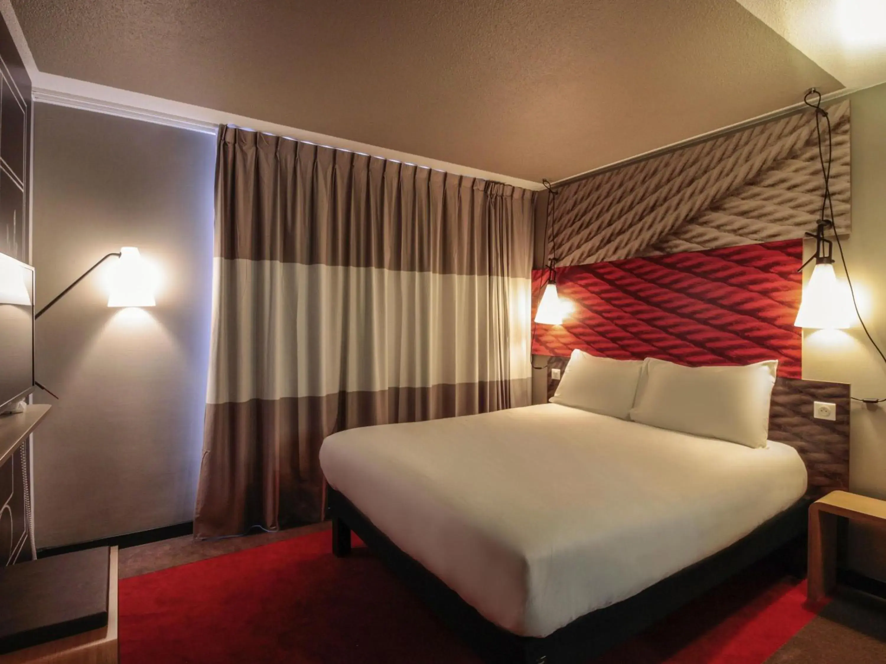 Bedroom, Bed in ibis Cahors Bedroom, Bed in ibis Cahors