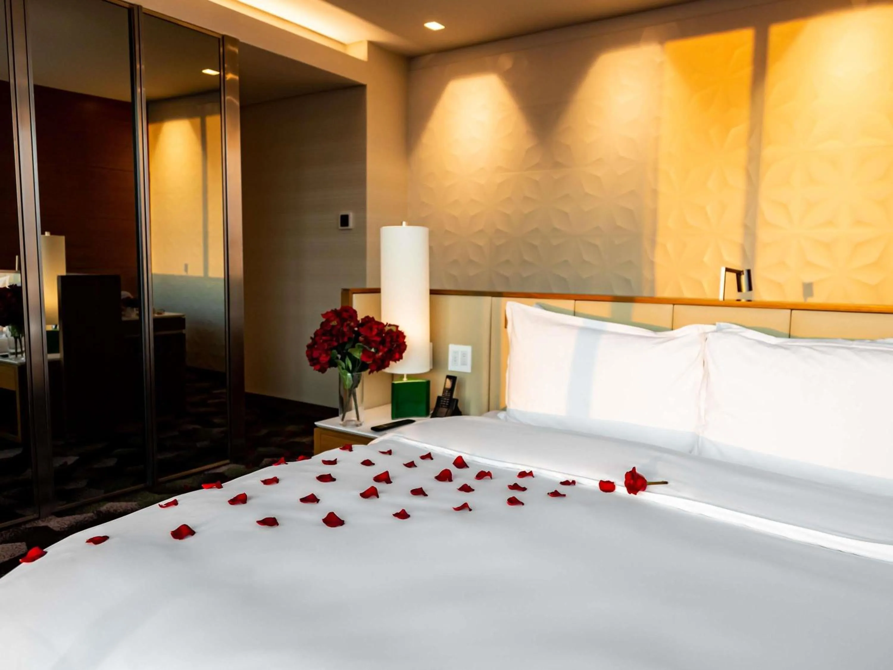 Bedroom, Bed in Sofitel Mexico City Reforma