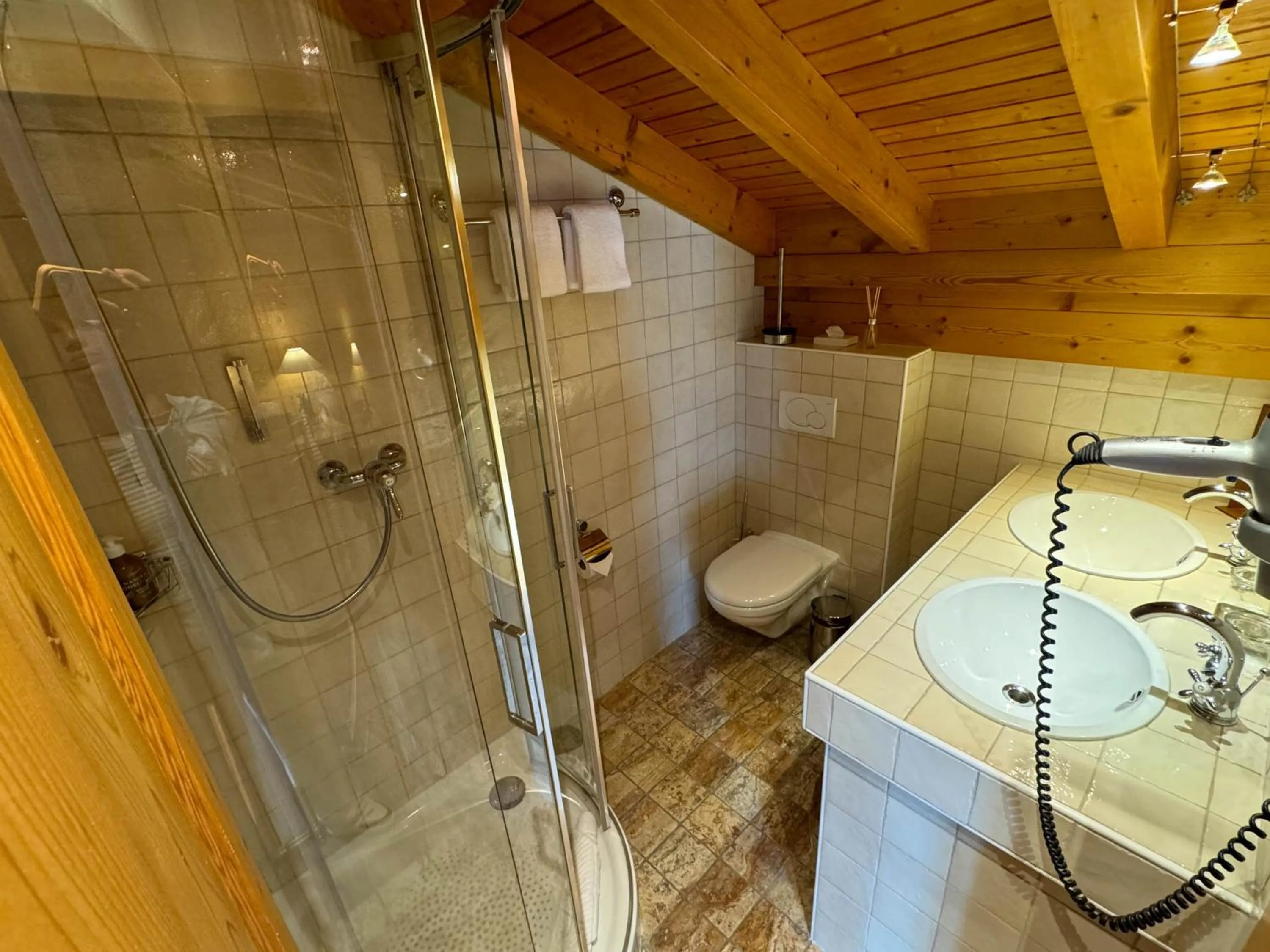 Shower in Le Chalet de Flore
