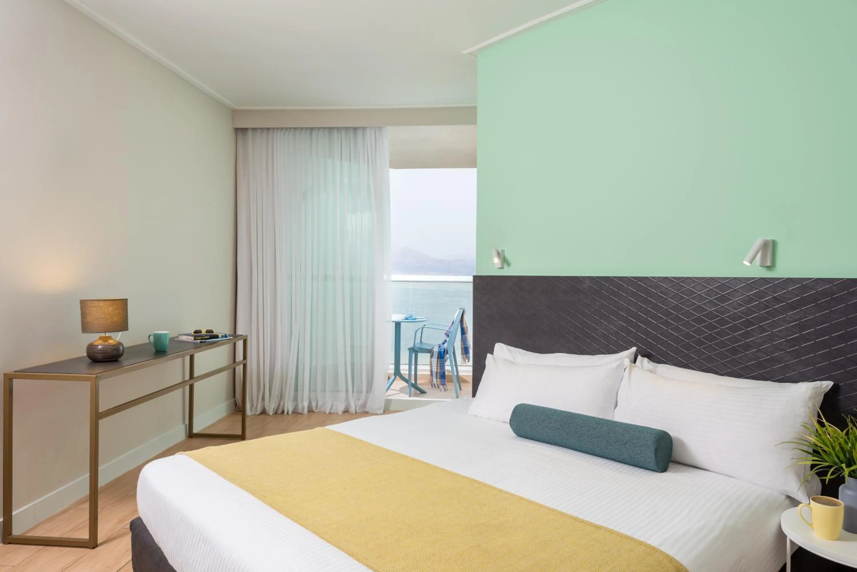 Bed in Leonardo Club Hotel Dead Sea - All Inclusive