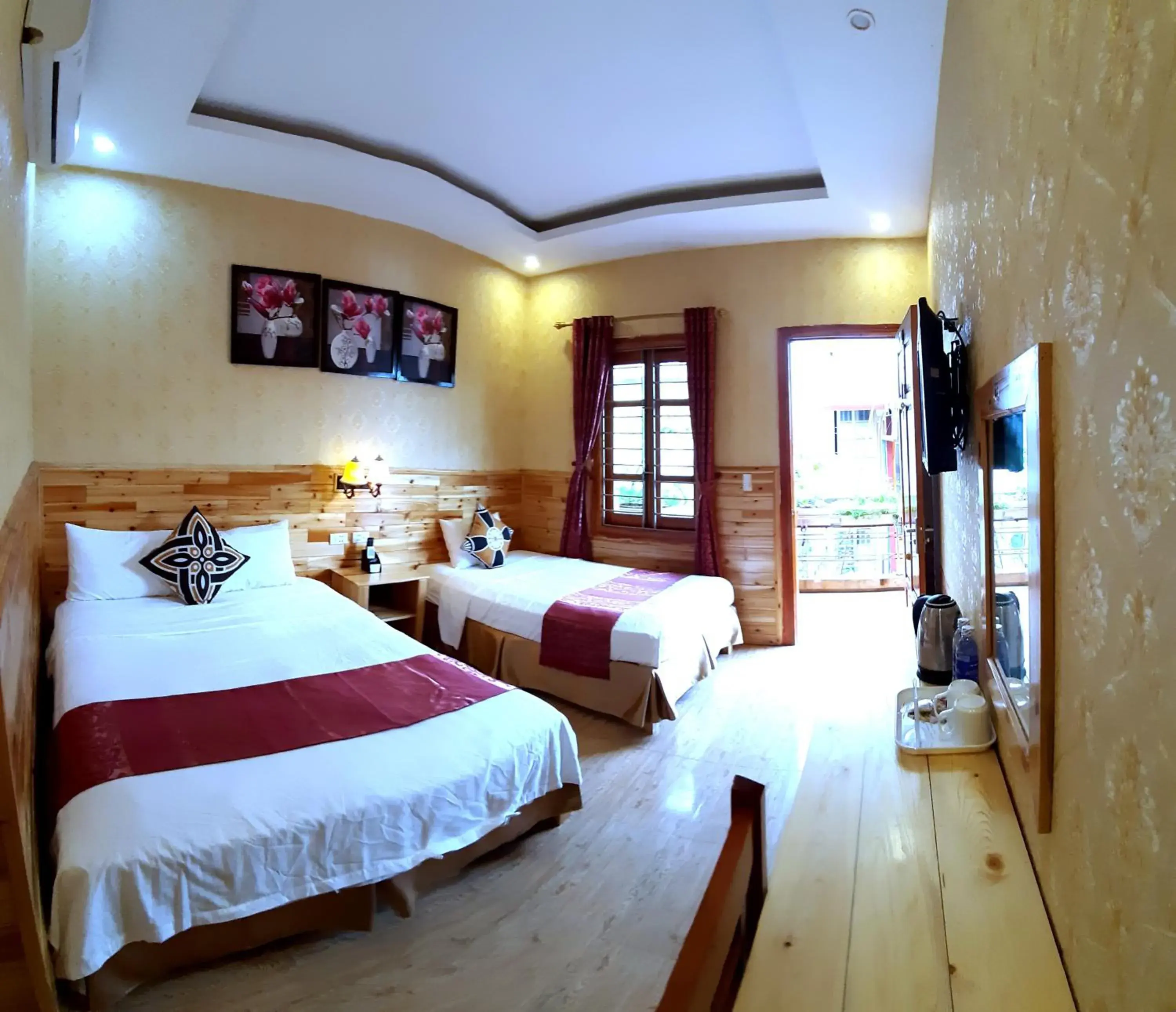 Family Room with Garden View in Dang Khoa Garden Inn Family Room with Garden View in Dang Khoa Garden Inn