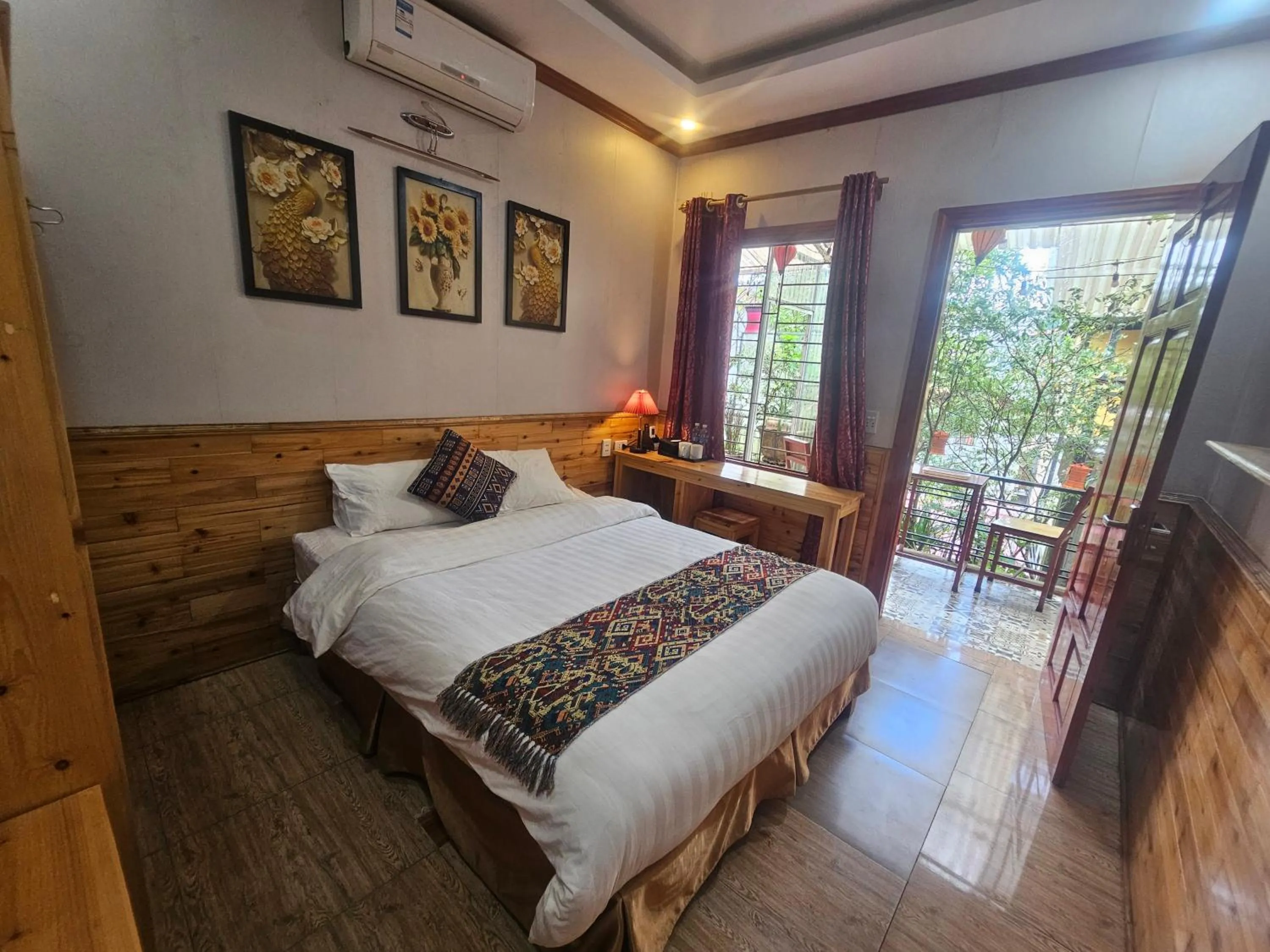 Bed in Dang Khoa Garden Inn