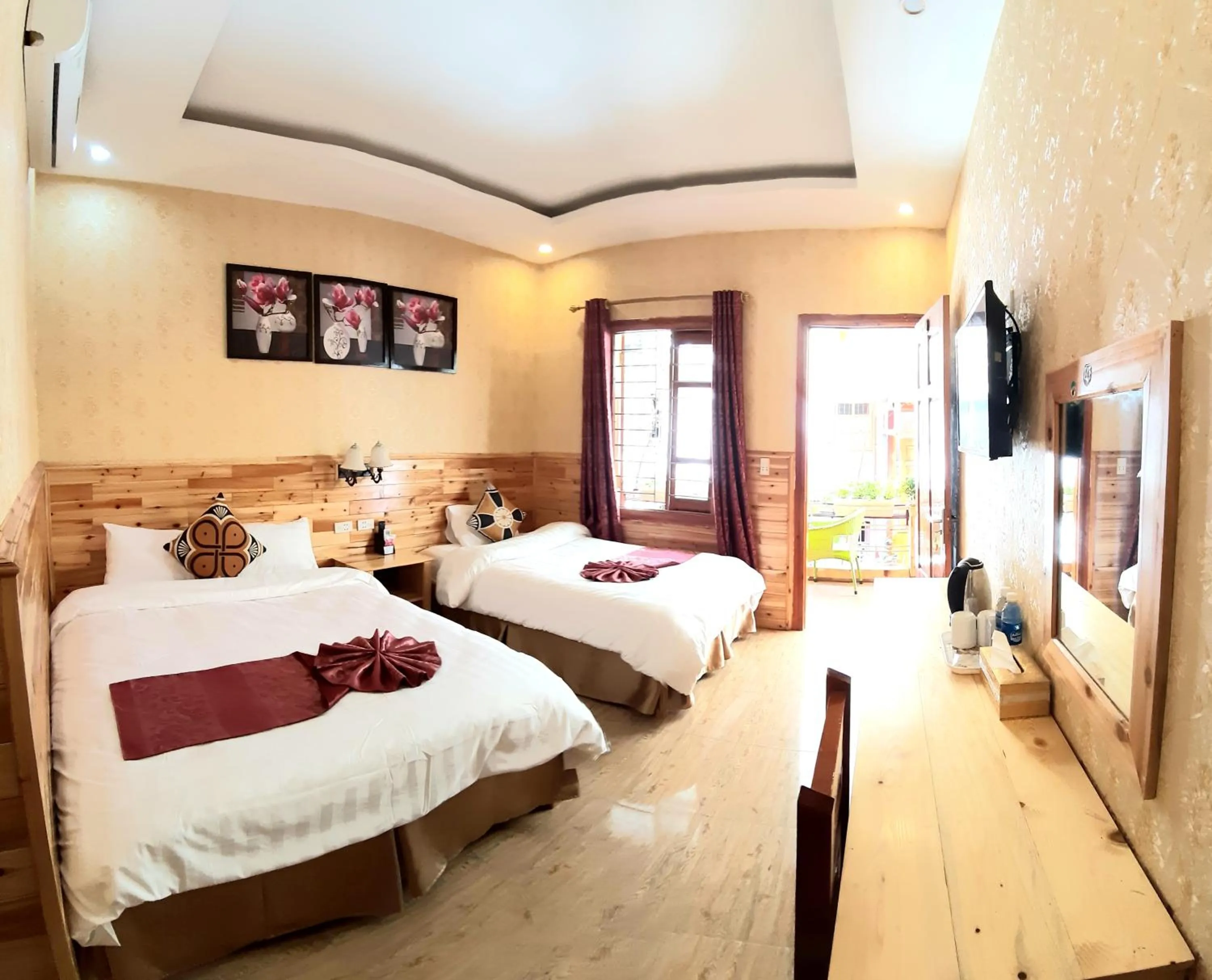 Photo of the whole room, Bed in Dang Khoa Garden Inn