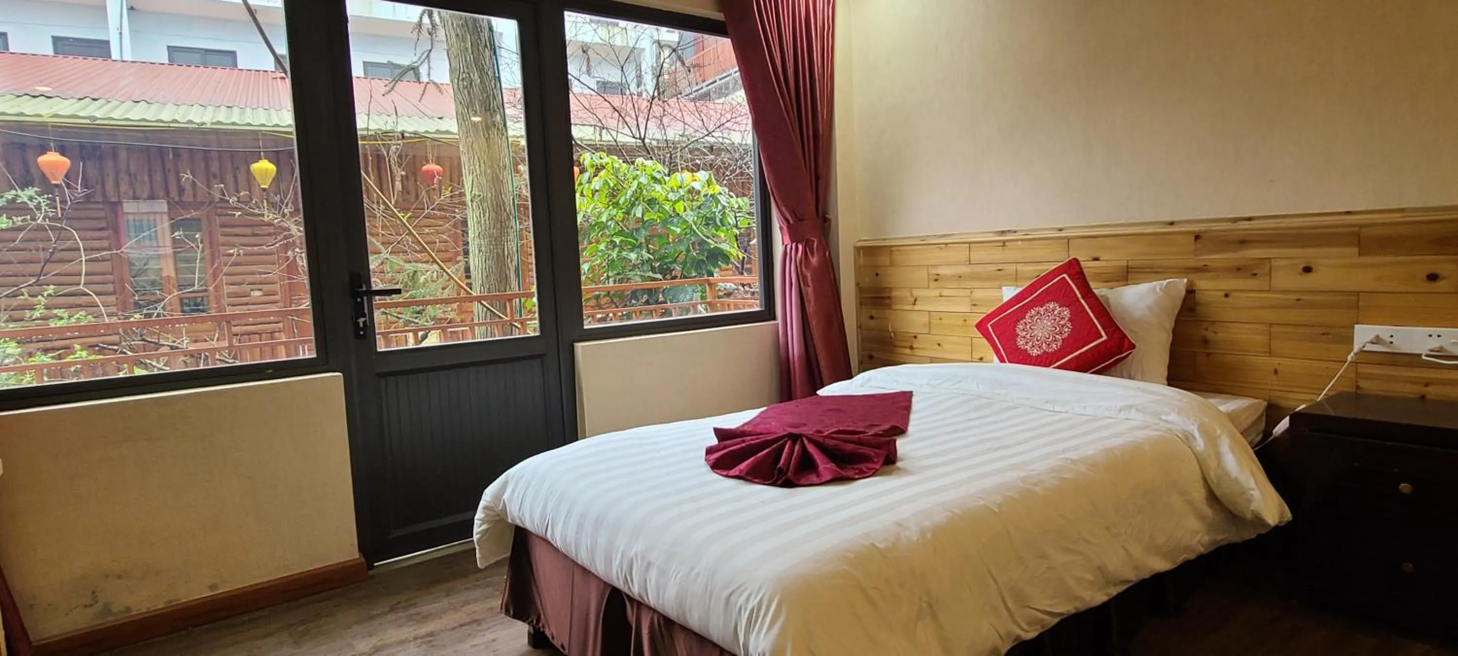 Bed in Dang Khoa Garden Inn