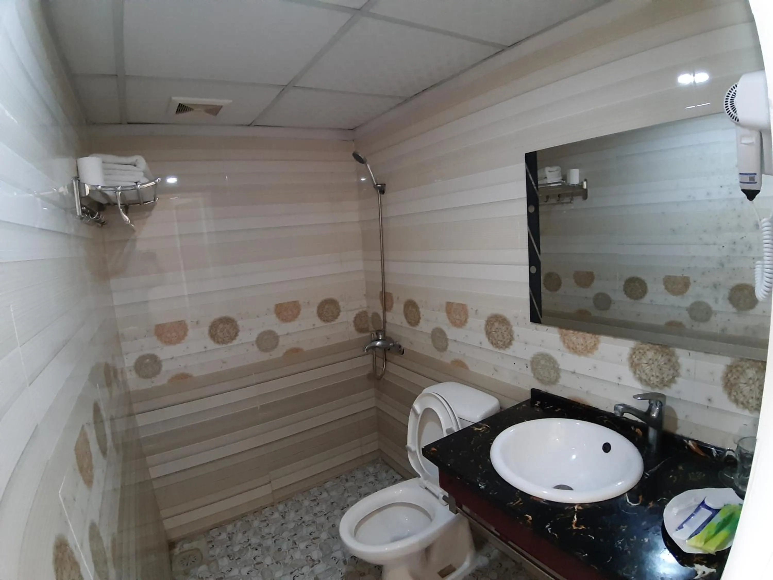 Bathroom in Dang Khoa Garden Inn