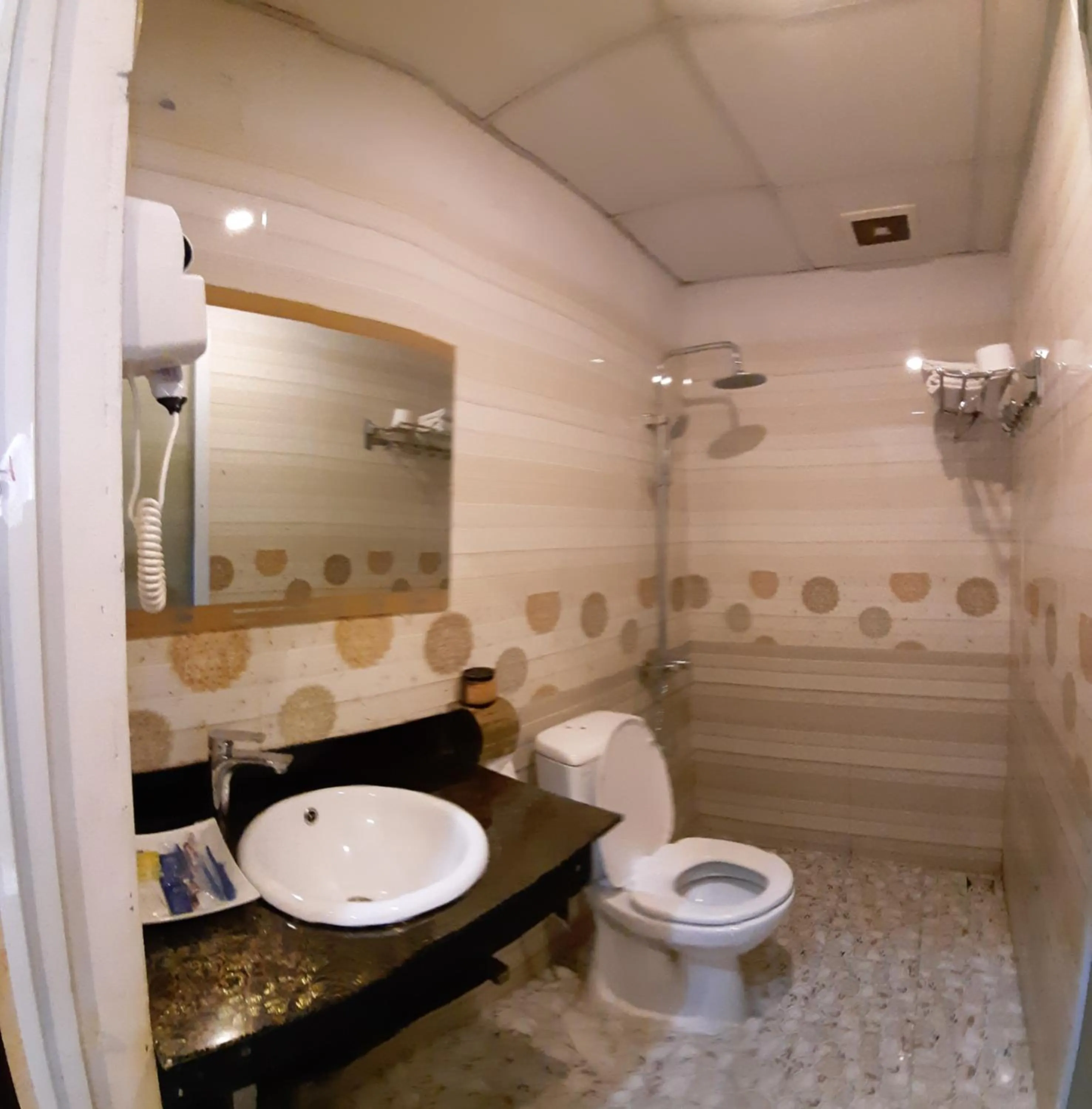 Bathroom in Dang Khoa Garden Inn