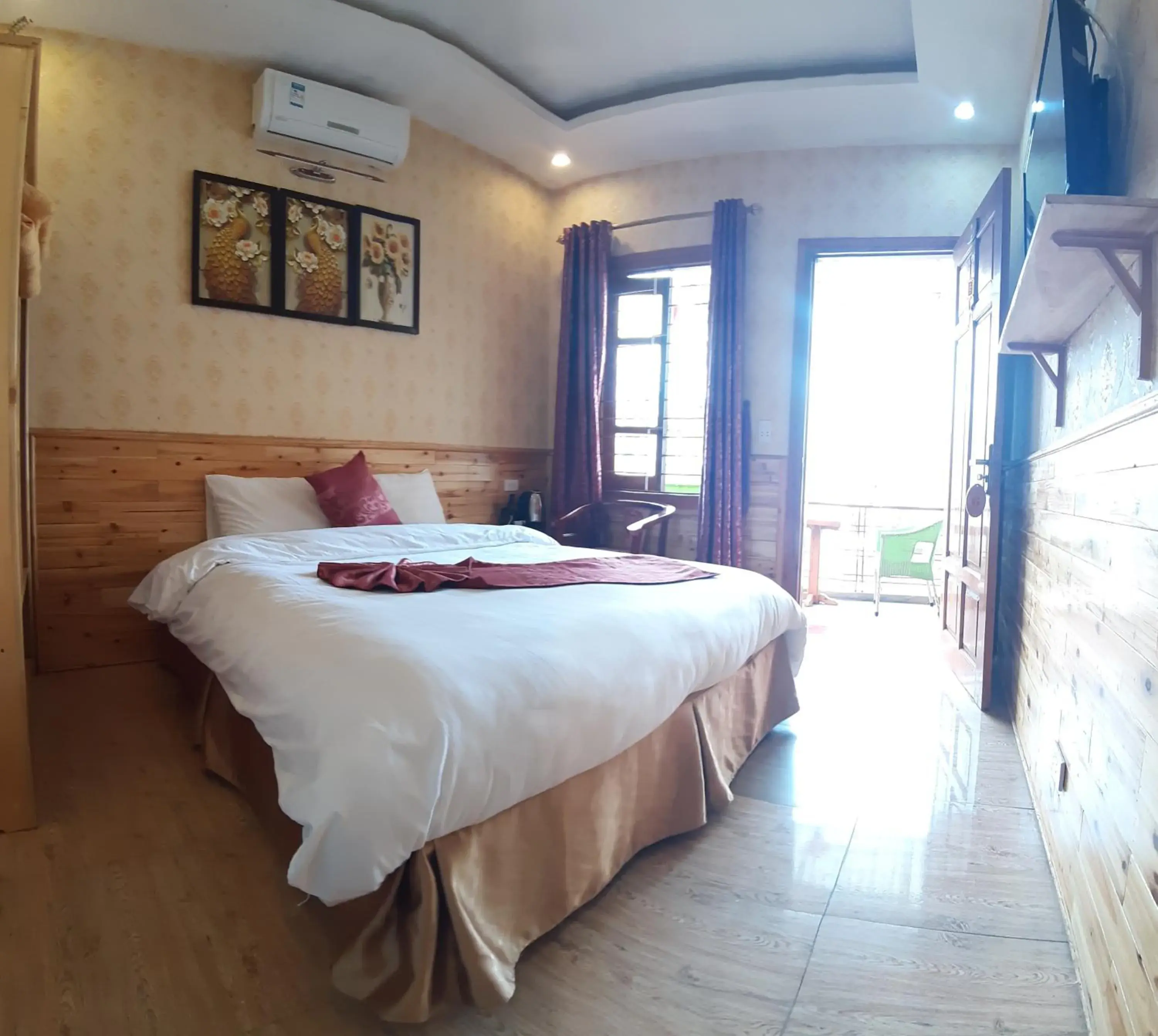Family Room with Garden View in Dang Khoa Garden Inn Family Room with Garden View in Dang Khoa Garden Inn