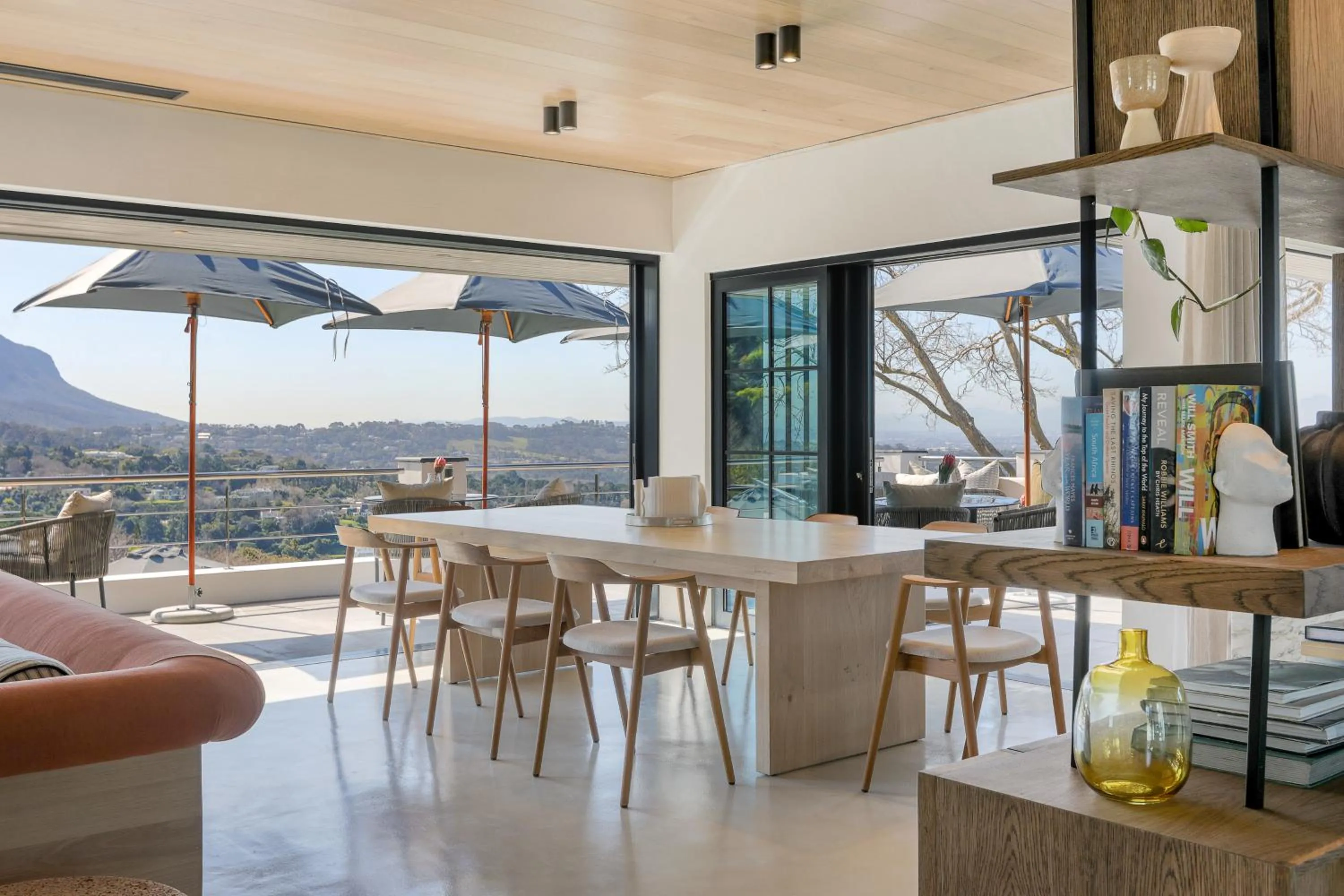 Dining area in Villa Lion View Private Luxury Retreat