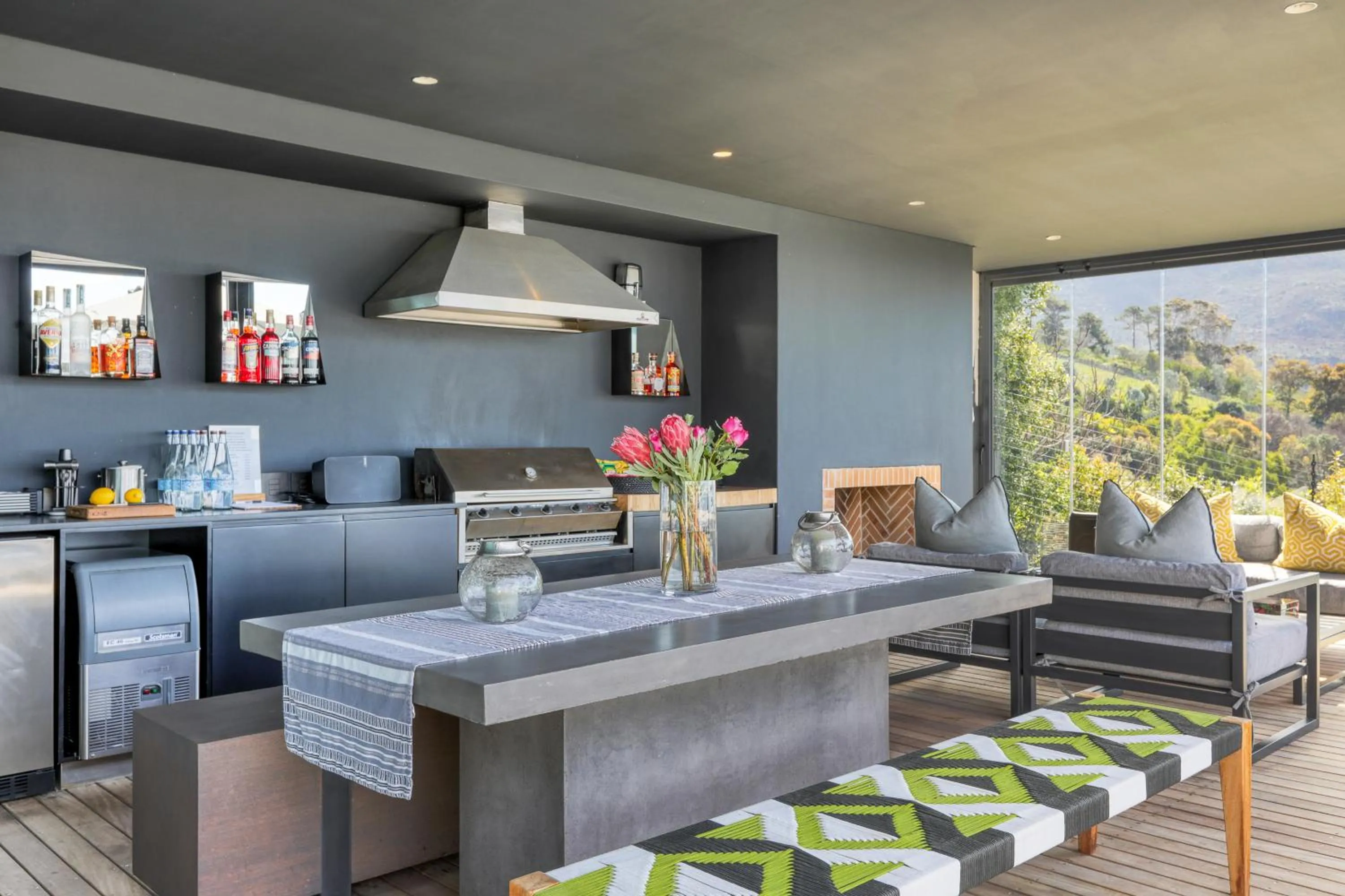 BBQ facilities in Villa Lion View Private Luxury Retreat