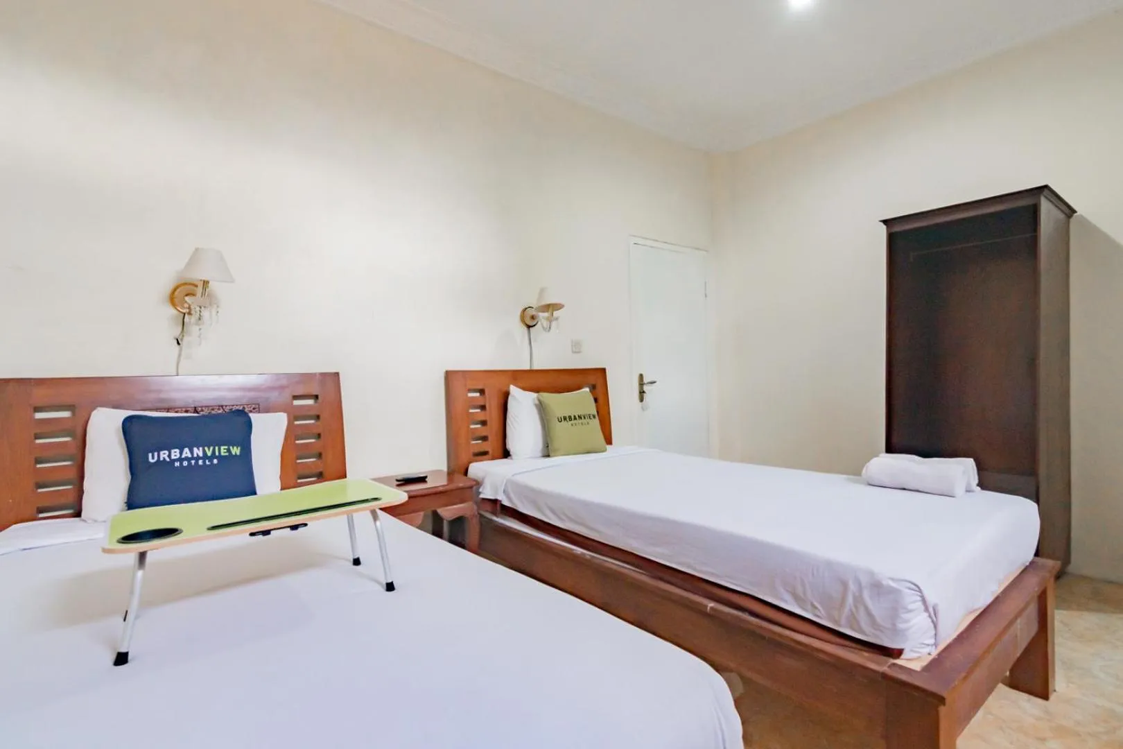 Bedroom, Bed in Urbanview Hotel Mon Bel Cibodas by RedDoorz