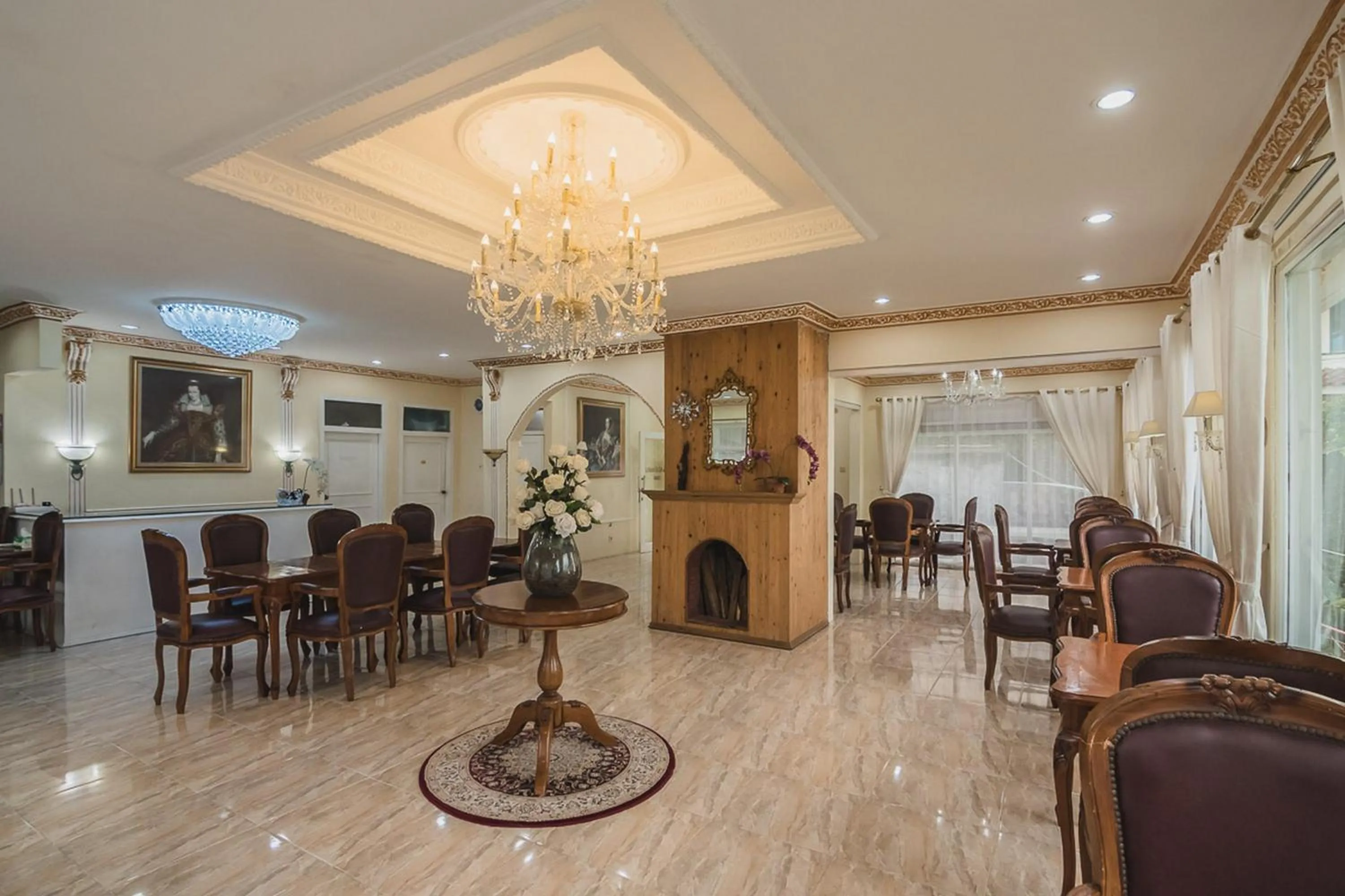 Restaurant/places to eat in Urbanview Hotel Mon Bel Cibodas by RedDoorz