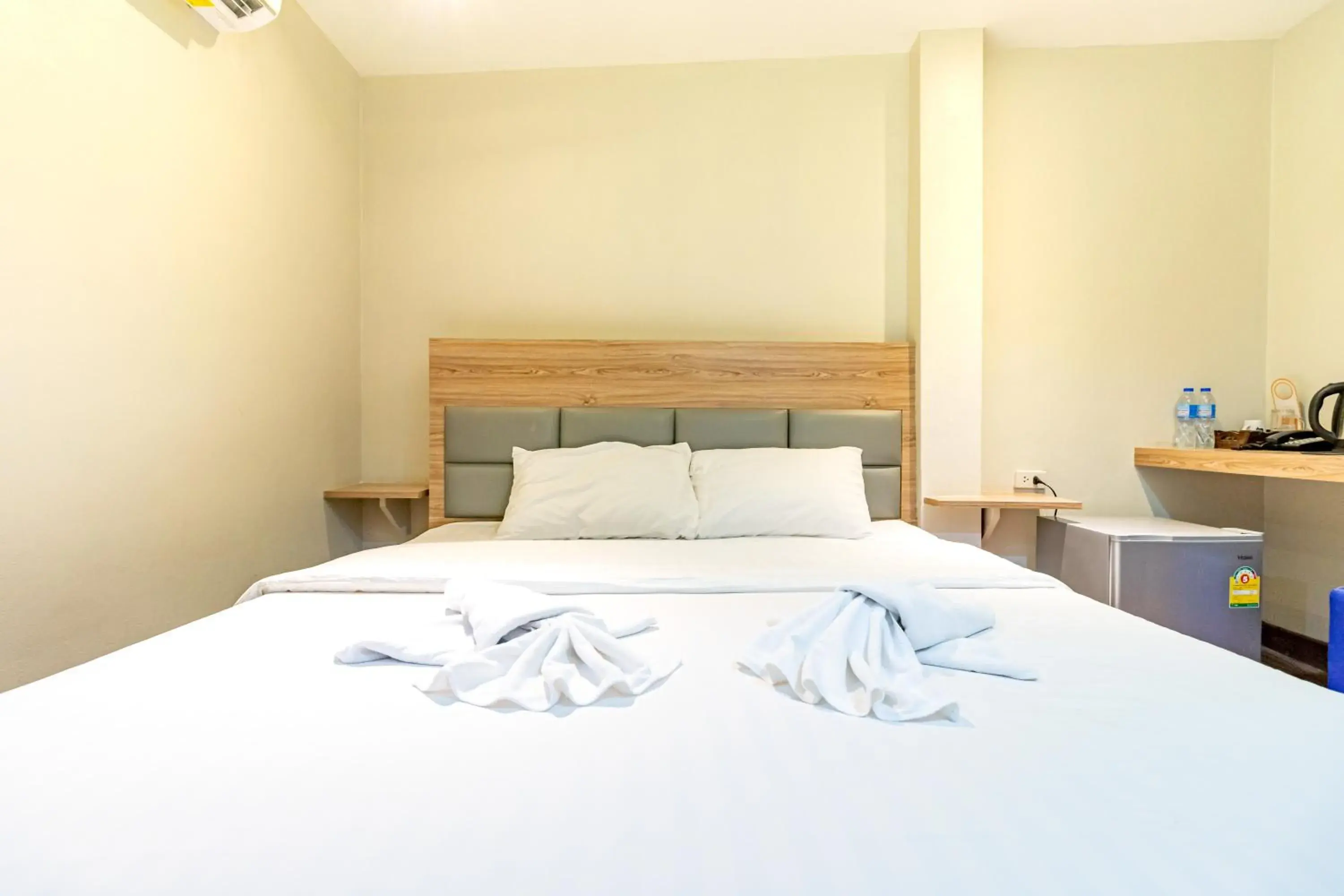 Bedroom, Bed in Oun Residence Bedroom, Bed in Oun Residence