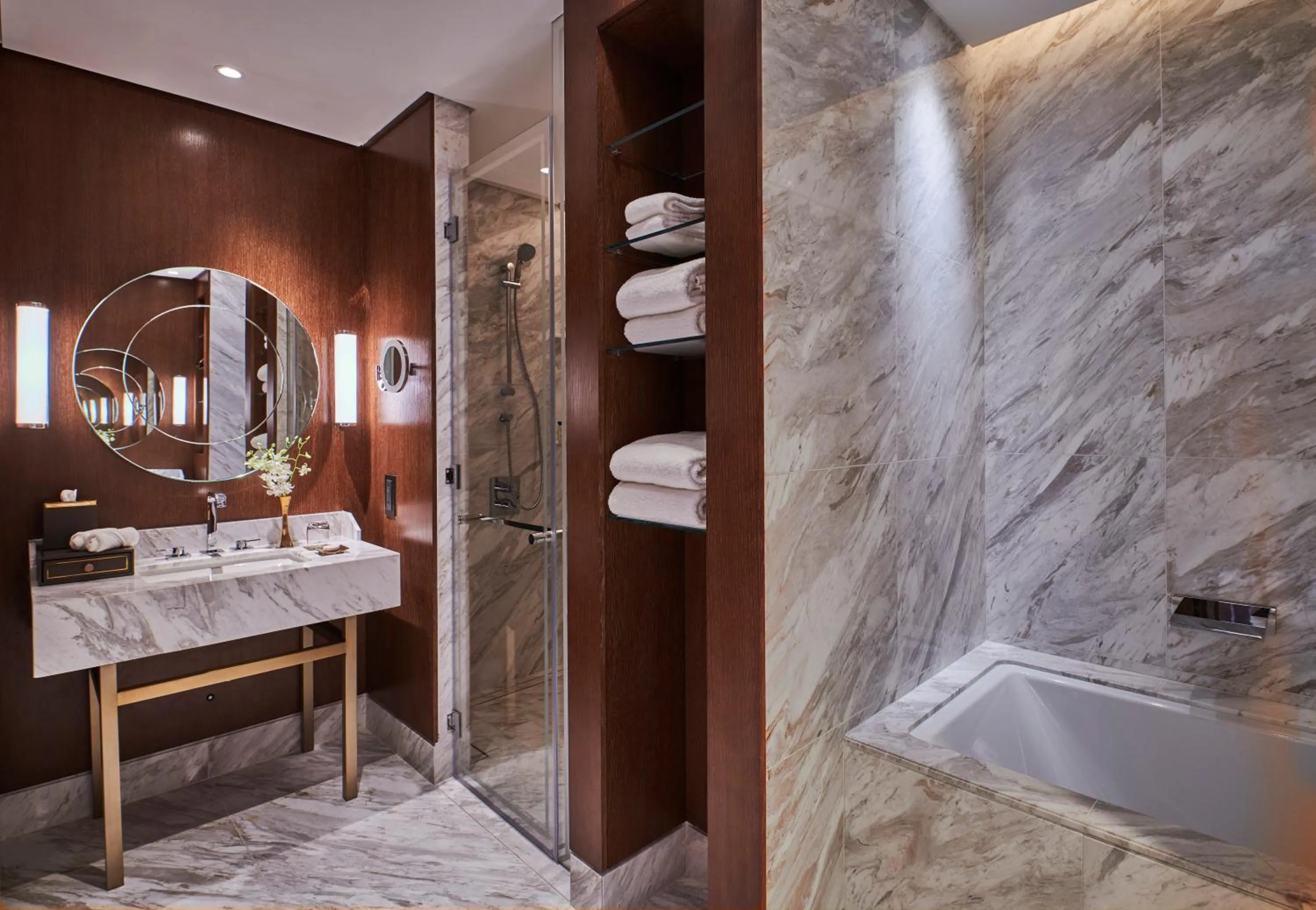 Shower in Waldorf Astoria Dubai International Financial Centre