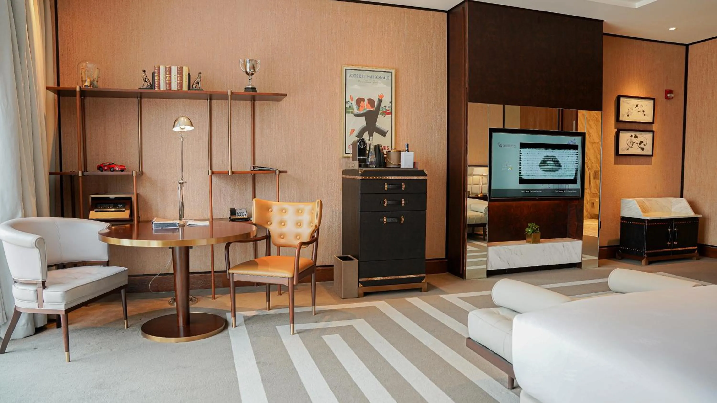 Bed in Waldorf Astoria Dubai International Financial Centre