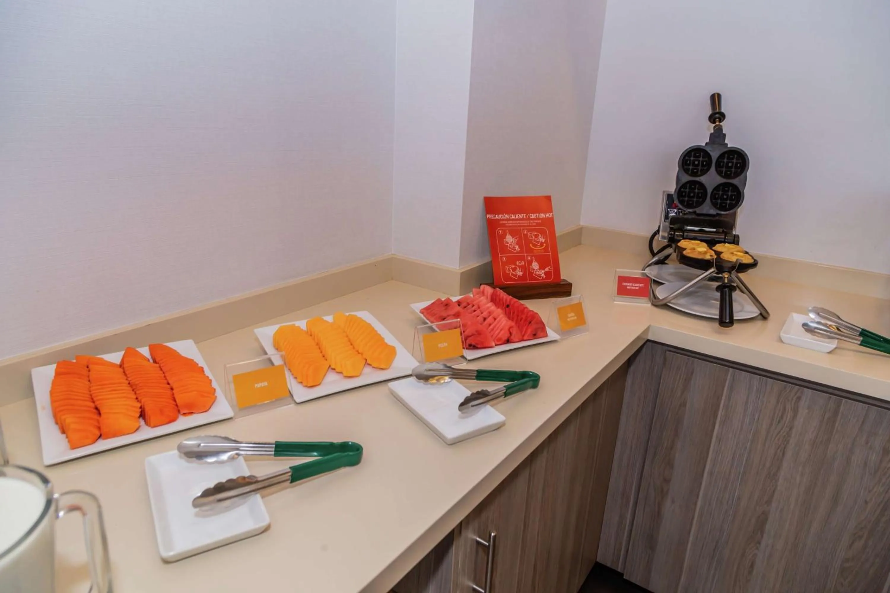 Breakfast in Hampton Inn & Suites By Hilton Puebla