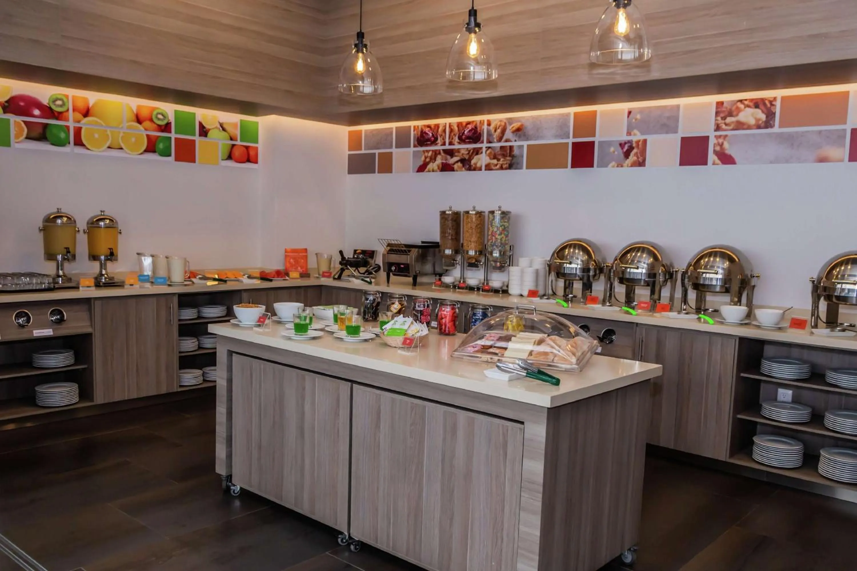 Breakfast in Hampton Inn & Suites By Hilton Puebla
