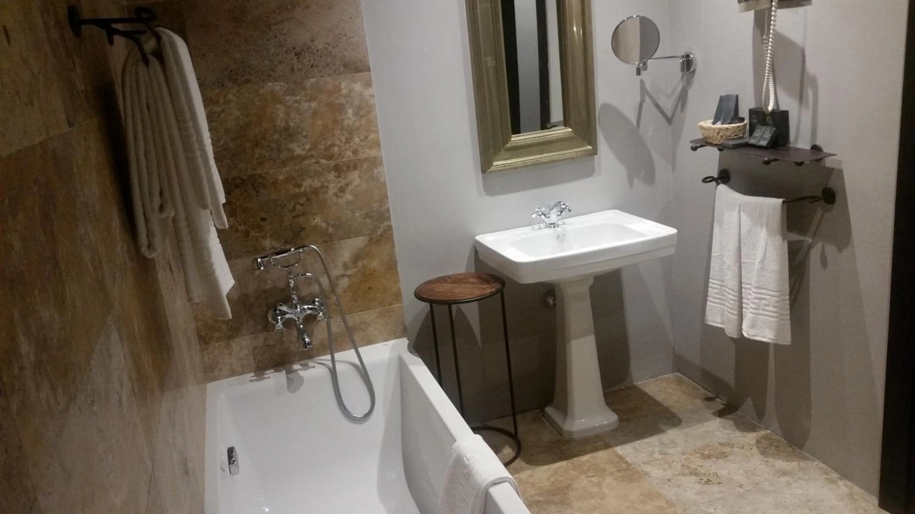 Bathroom in Hotel Palacio de Mengibar