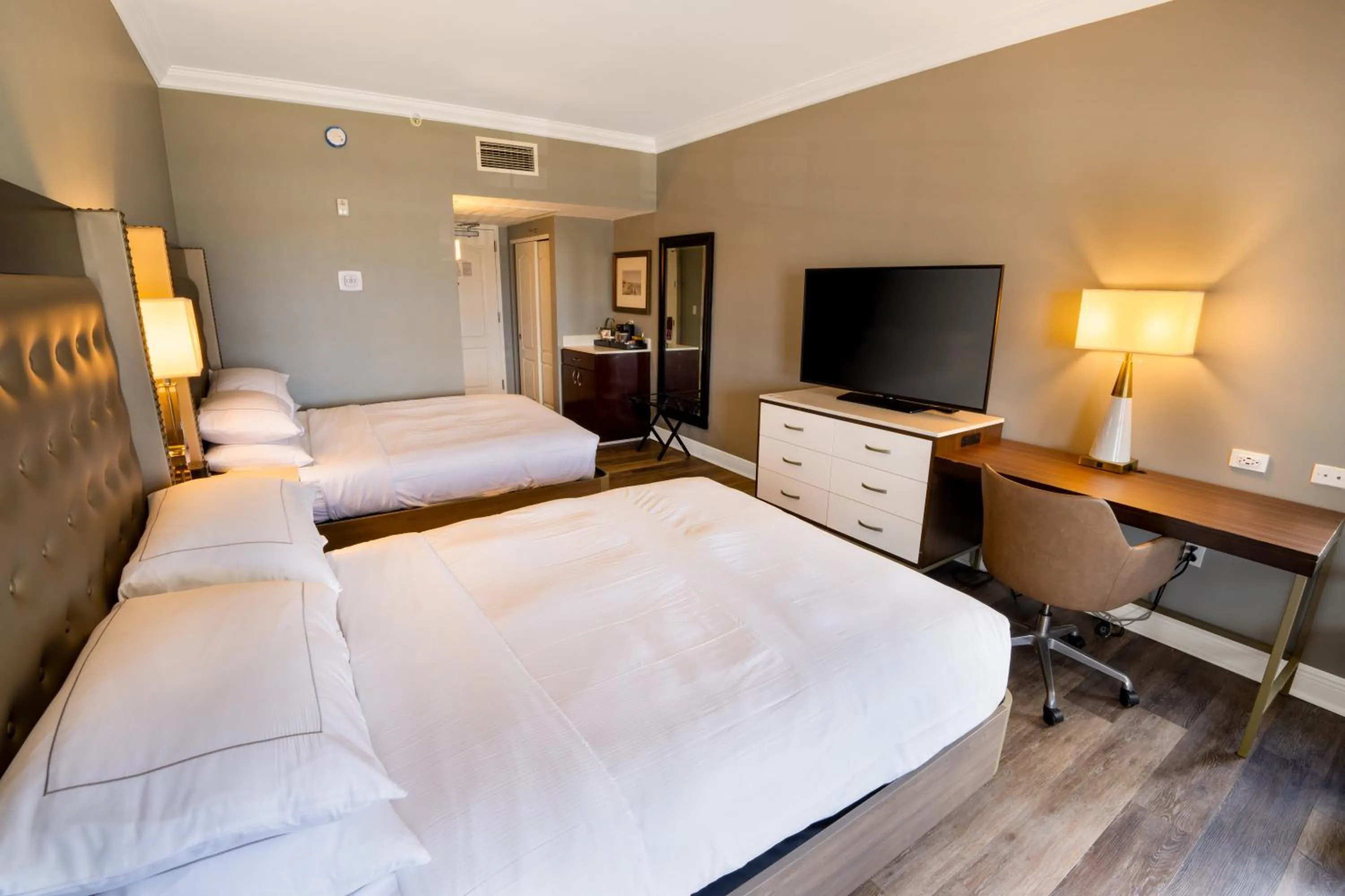 Bed in Hilton Saint Augustine Historic Bayfront