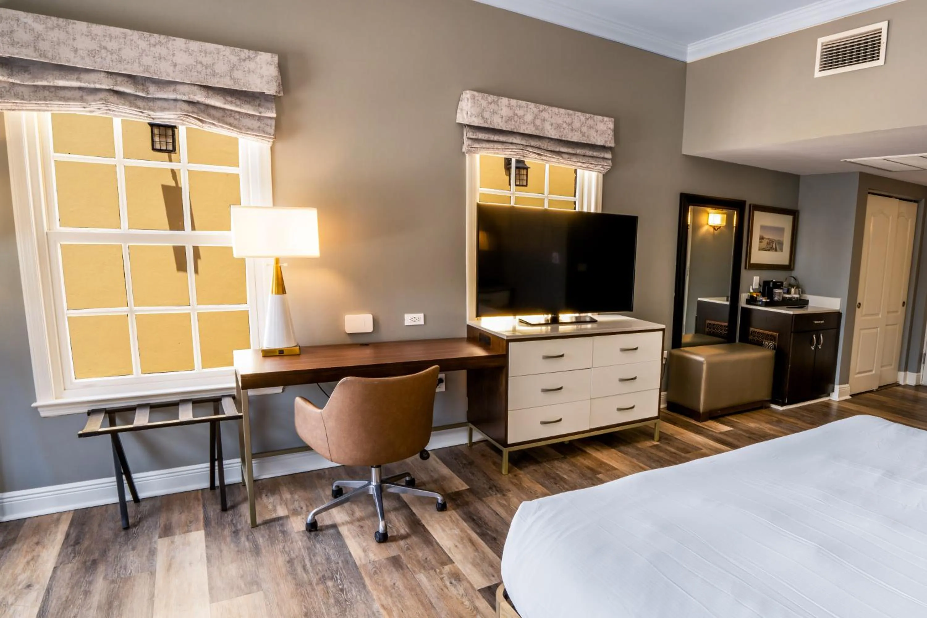 Bed in Hilton Saint Augustine Historic Bayfront