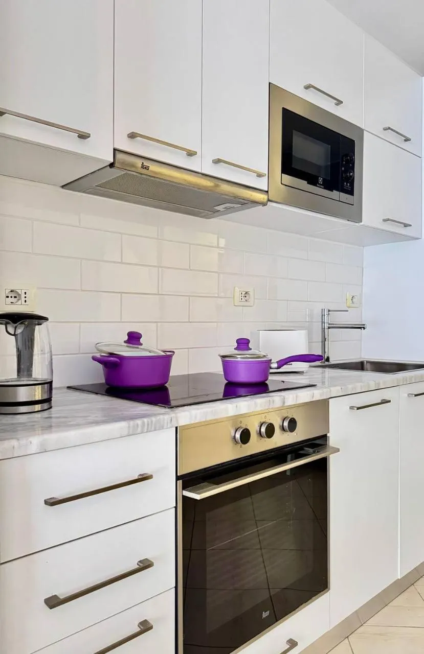 Kitchen or kitchenette in Sail View Boutique Apartment