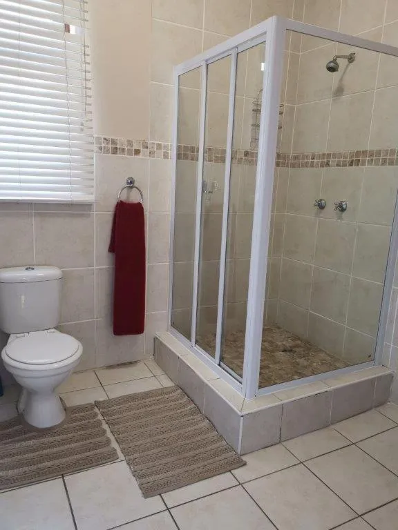 Bathroom in Summerstrand Beach Lodge