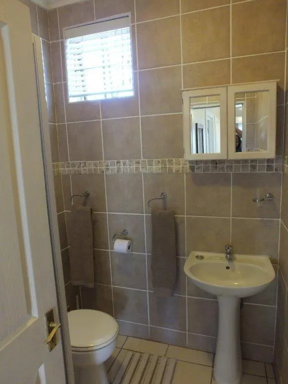 Bathroom in Summerstrand Beach Lodge