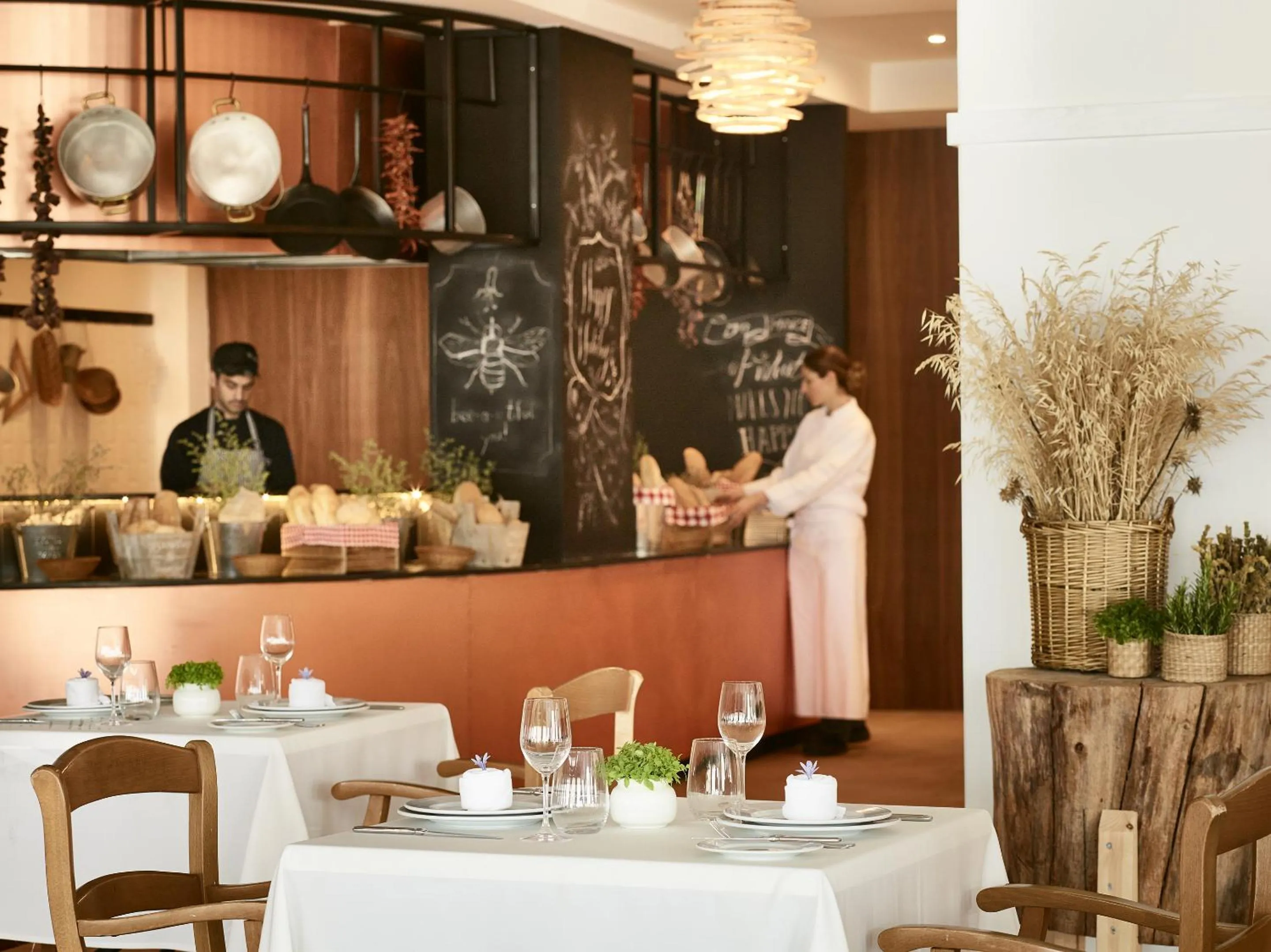 Restaurant/places to eat in Grecotel Casa Marron