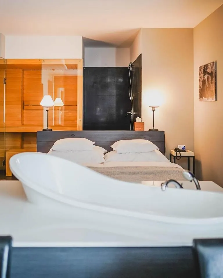 Bed in Hotel Bristol Tradition and Luxury