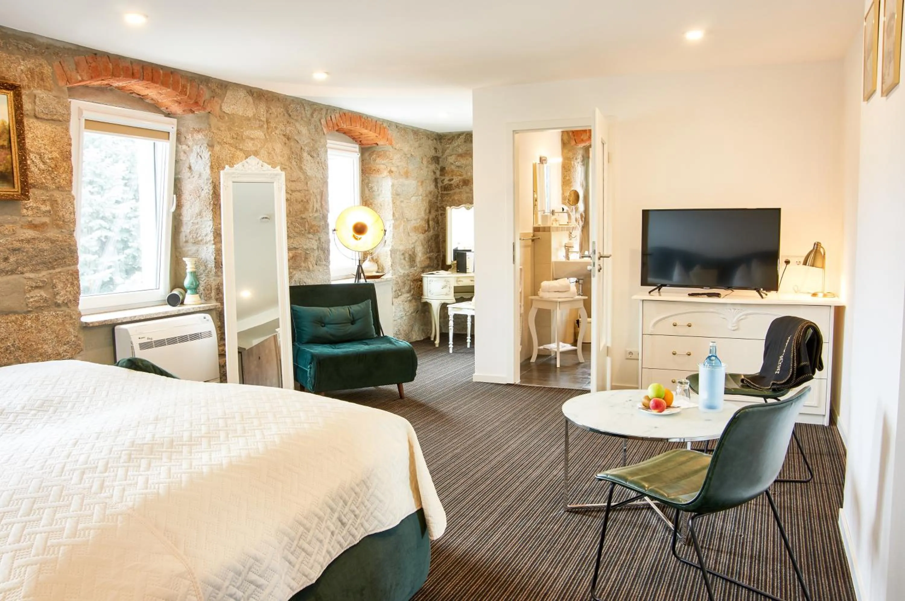 Photo of the whole room, Bed in "Alte Pension" Bautzen