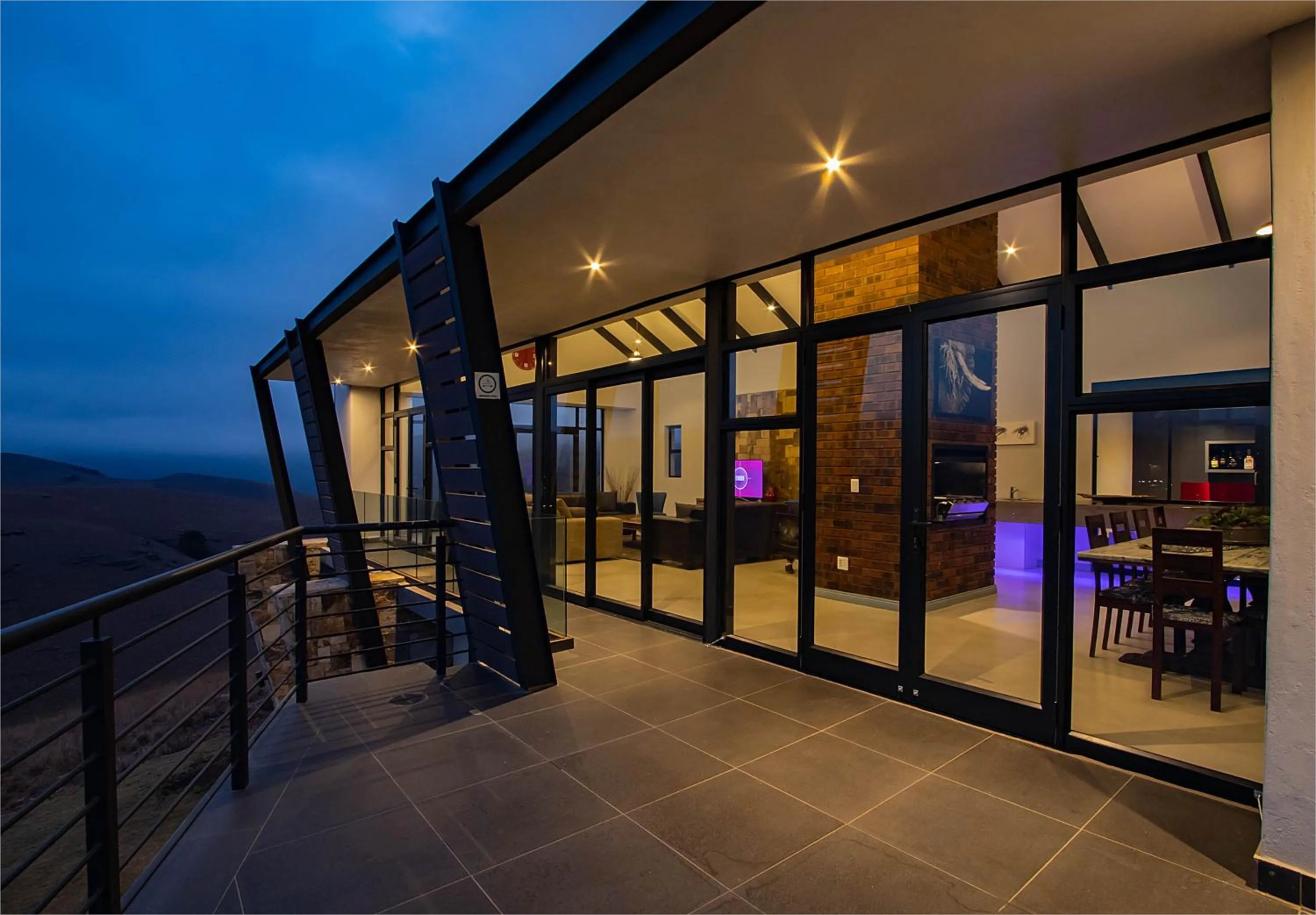 Four-Bedroom House in Highland Gate House 1023