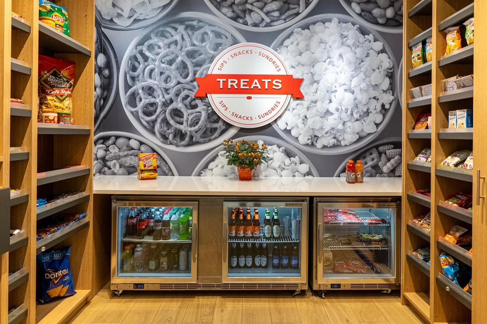 On-site shops in Hampton Inn Knoxville-West At Cedar Bluff