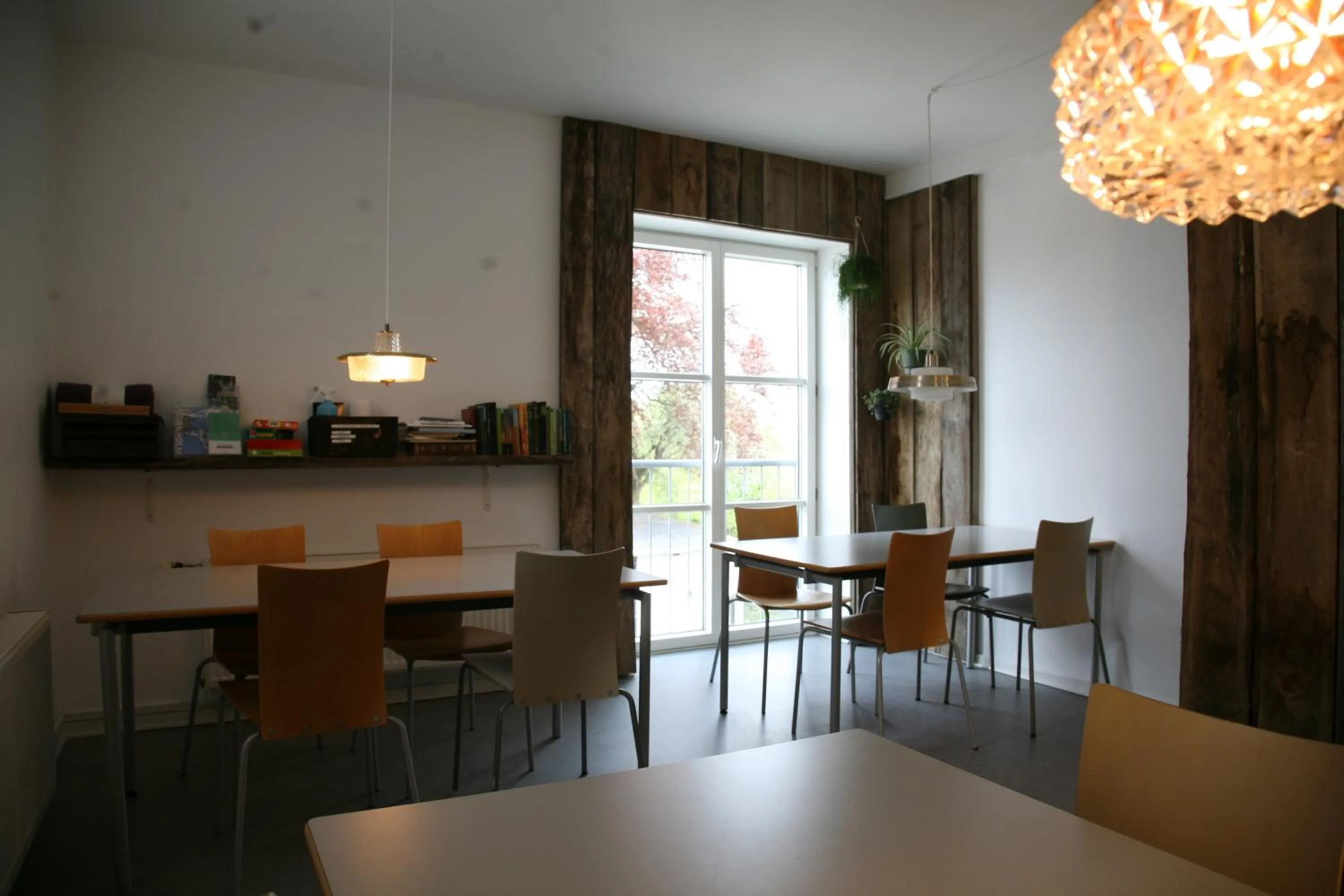 Living room in Nexø Modern Hostel. Private Rooms