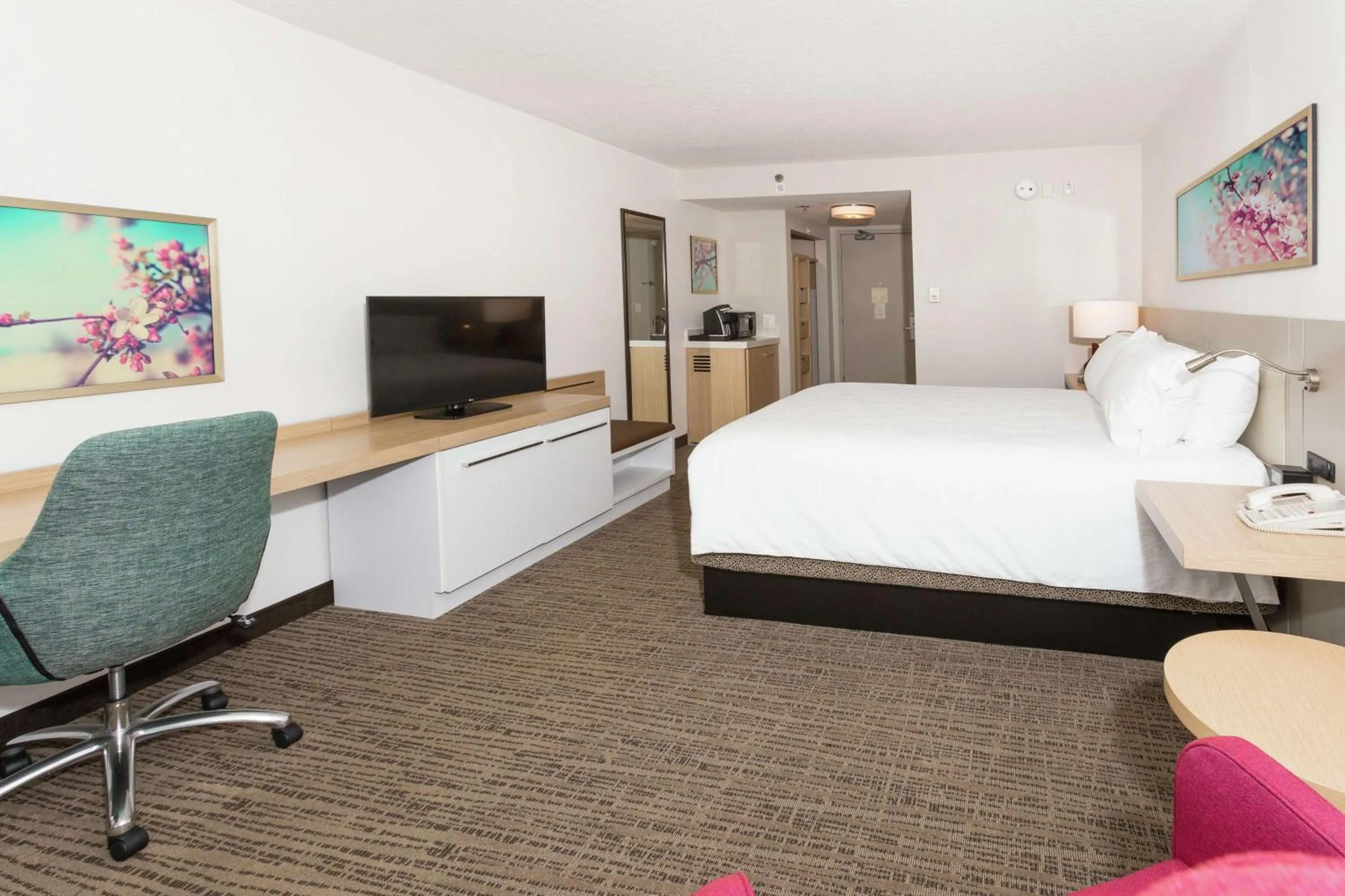 Bedroom, Bed in Hilton Garden Inn Saint Augustine Beach