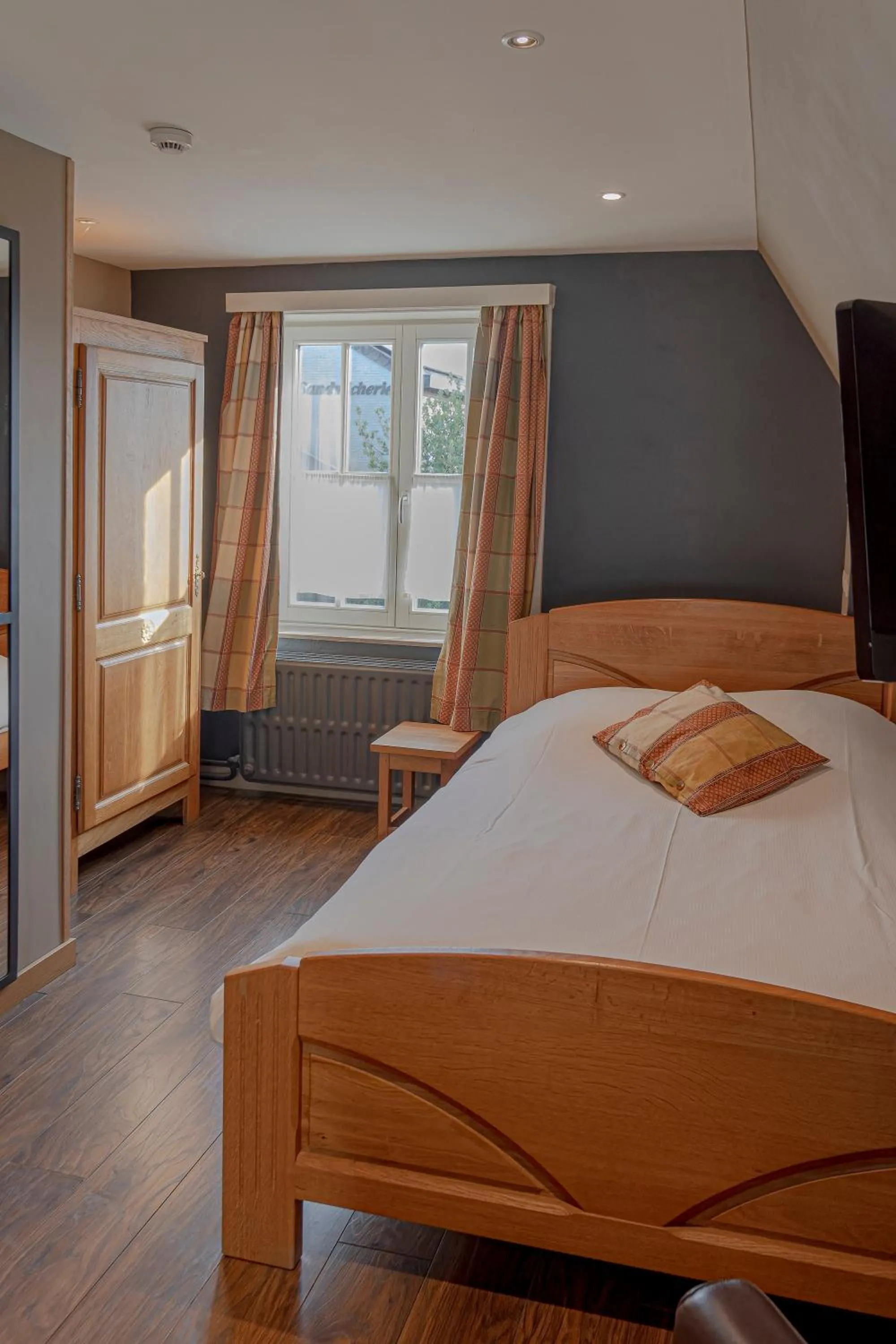 Property building, Bed in Hotel Piano 2 - Mont-St-Guibert - Louvain-la-Neuve