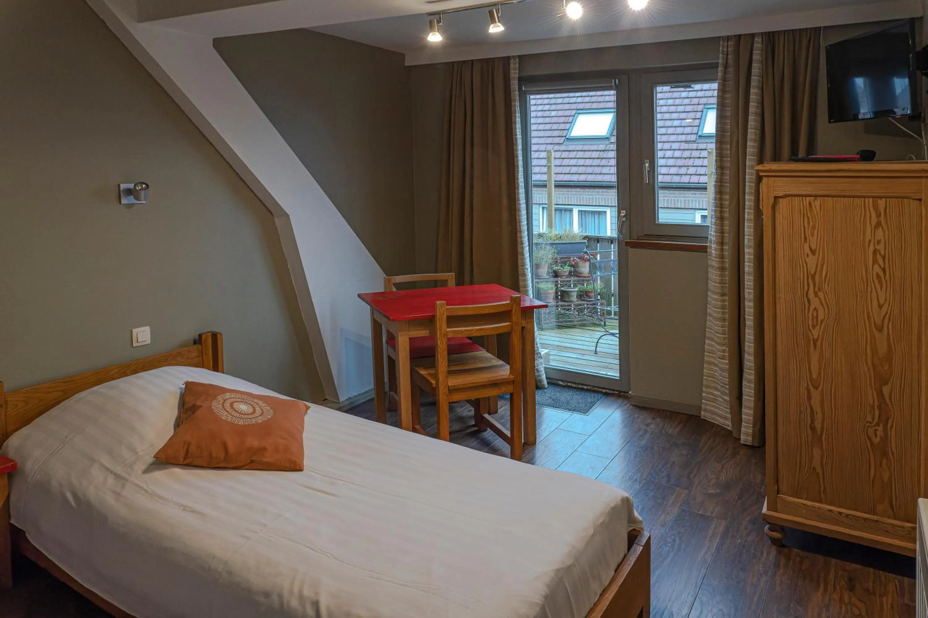 Property building, Bed in Hotel Piano 2 - Mont-St-Guibert - Louvain-la-Neuve