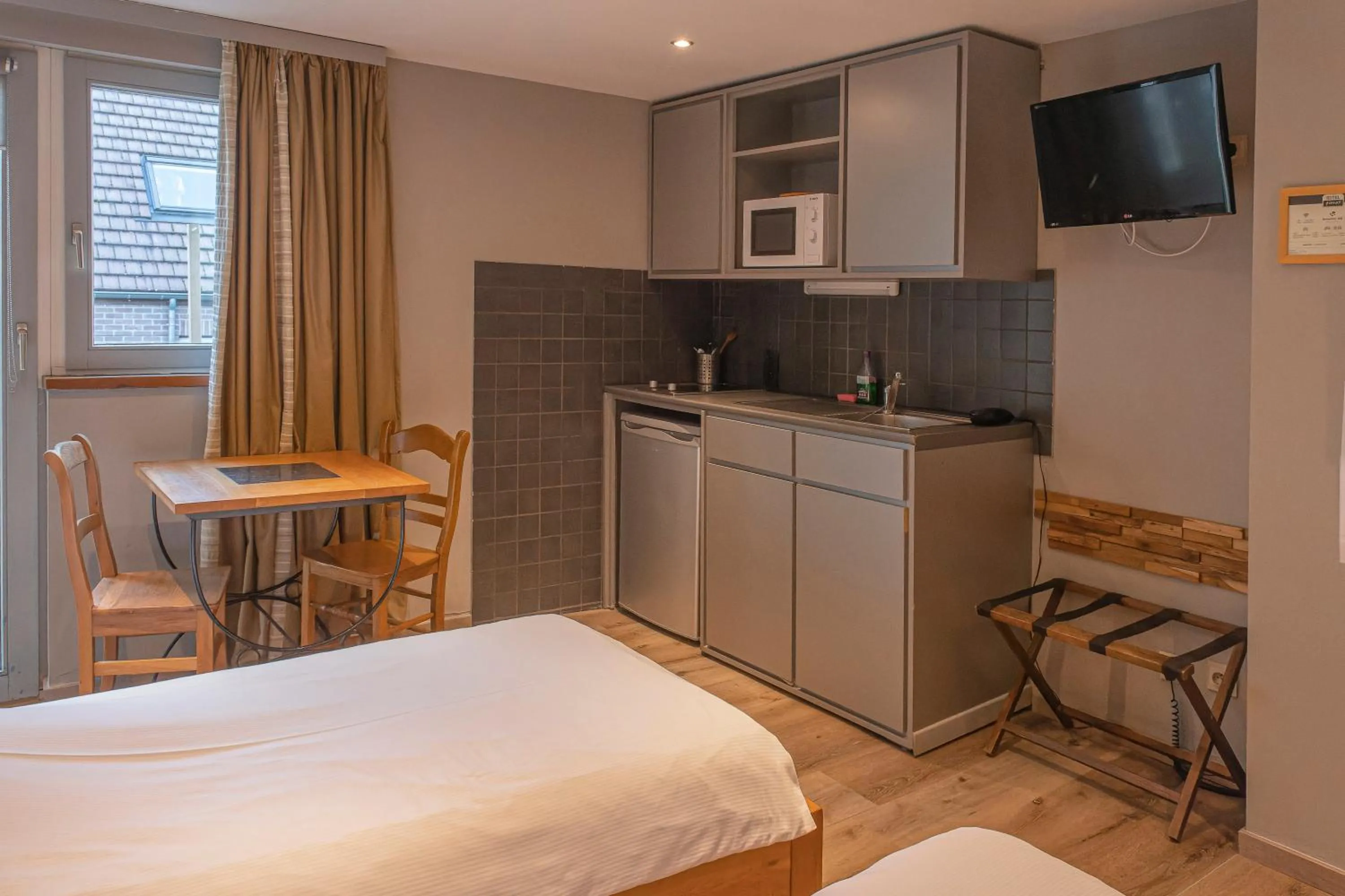 Property building, Bed in Hotel Piano 2 - Mont-St-Guibert - Louvain-la-Neuve