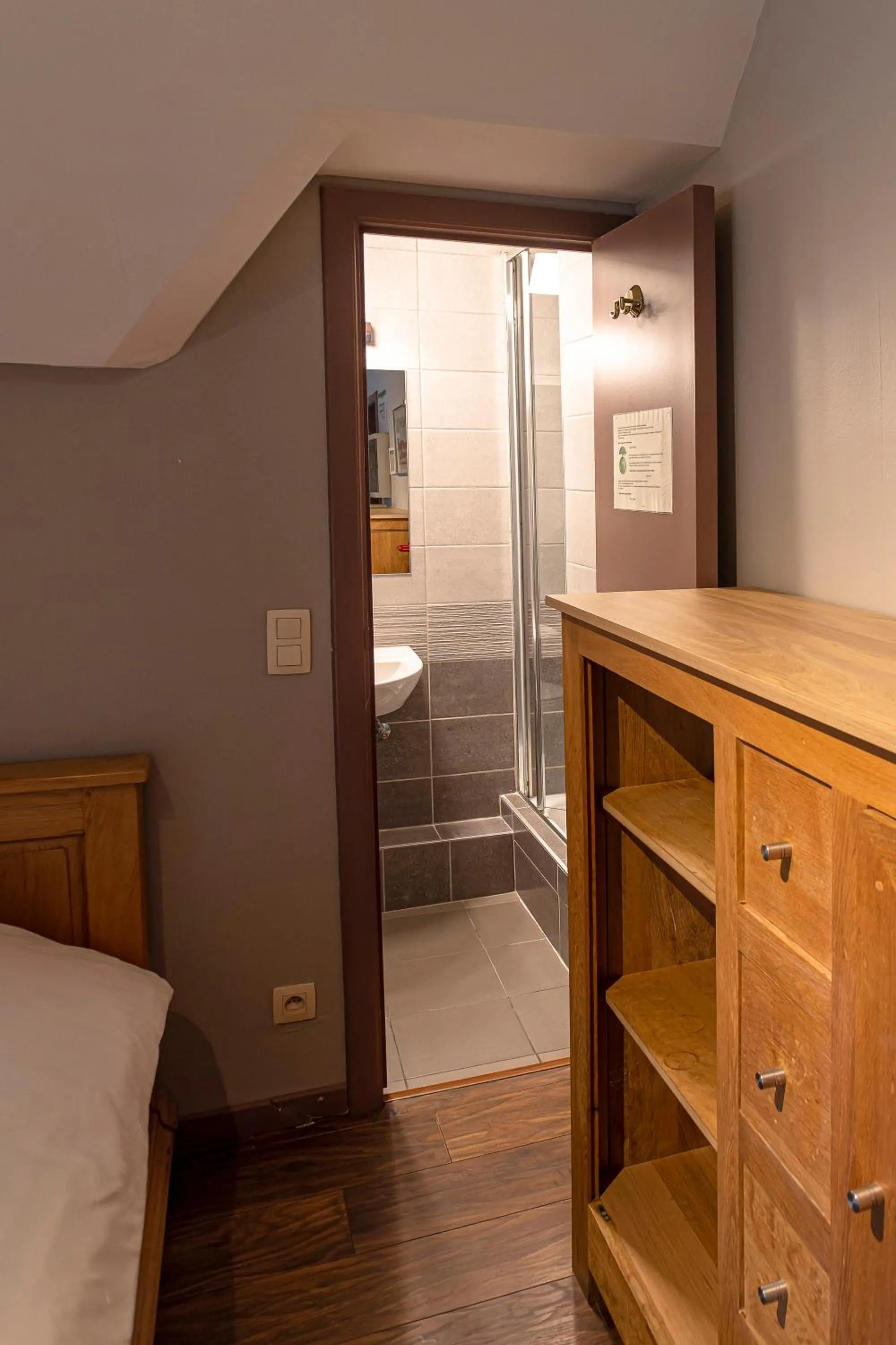 Property building, Bed in Hotel Piano 2 - Mont-St-Guibert - Louvain-la-Neuve